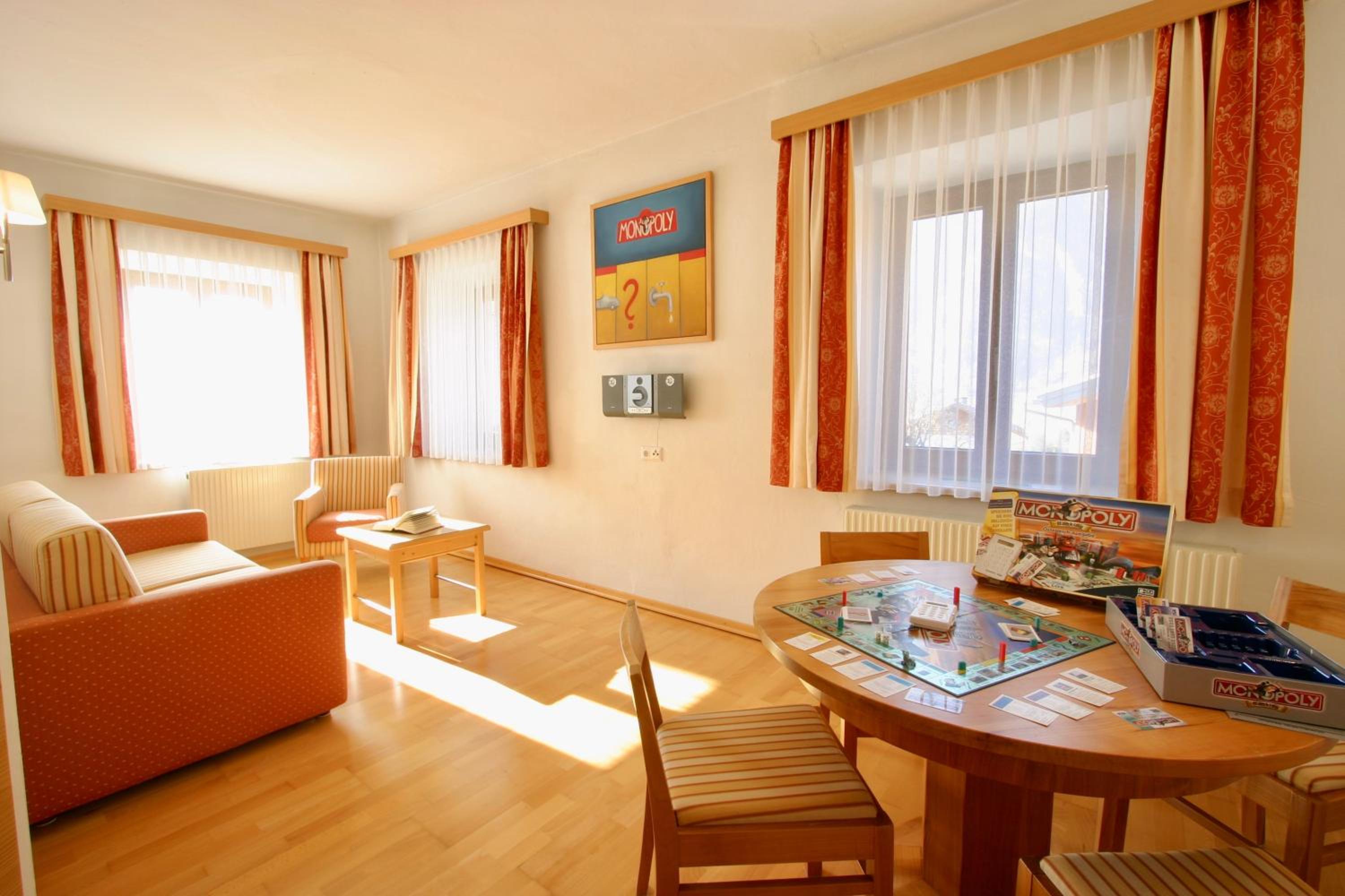 Large Comfort Room