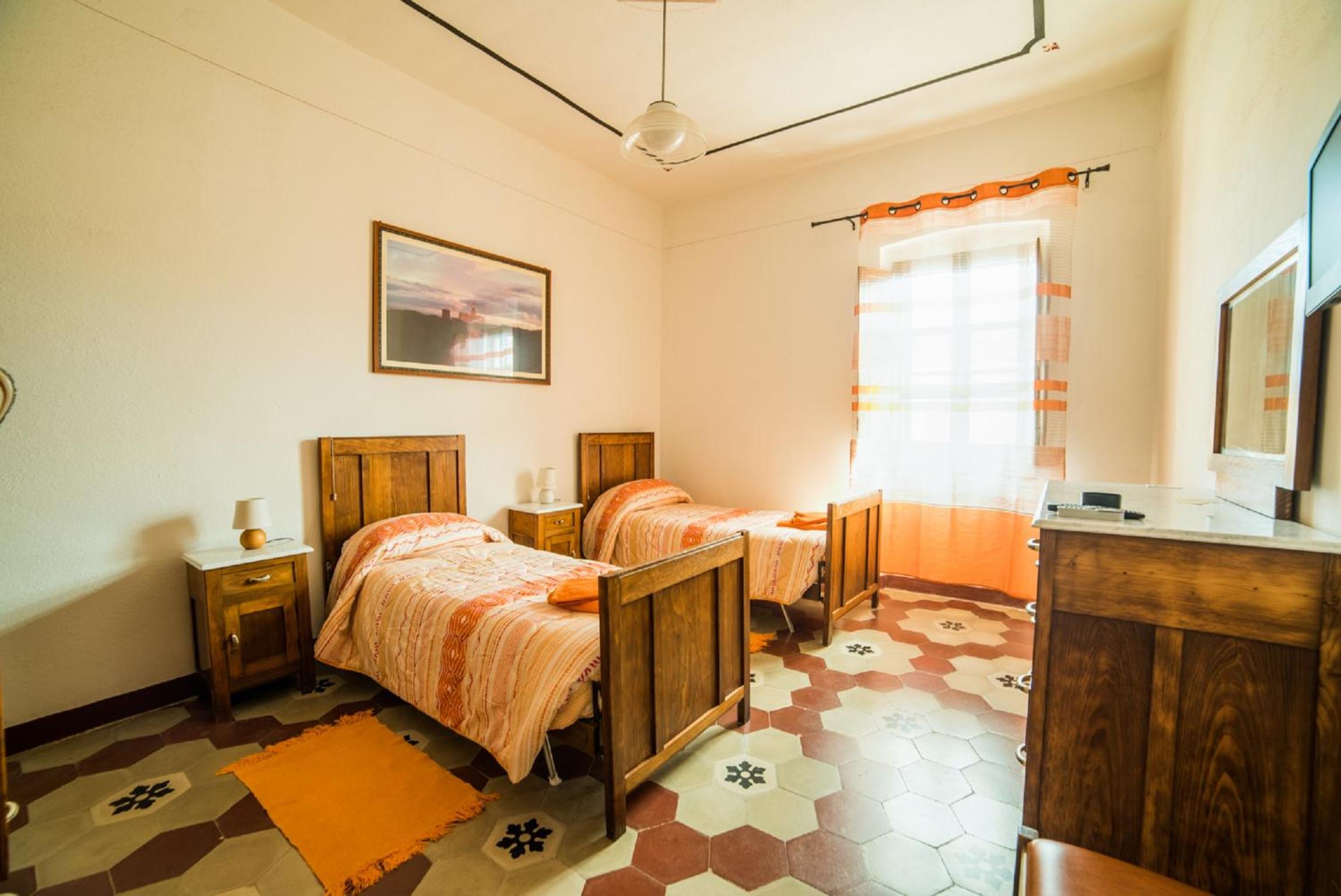 Twin Room with Extra Bed photo 1