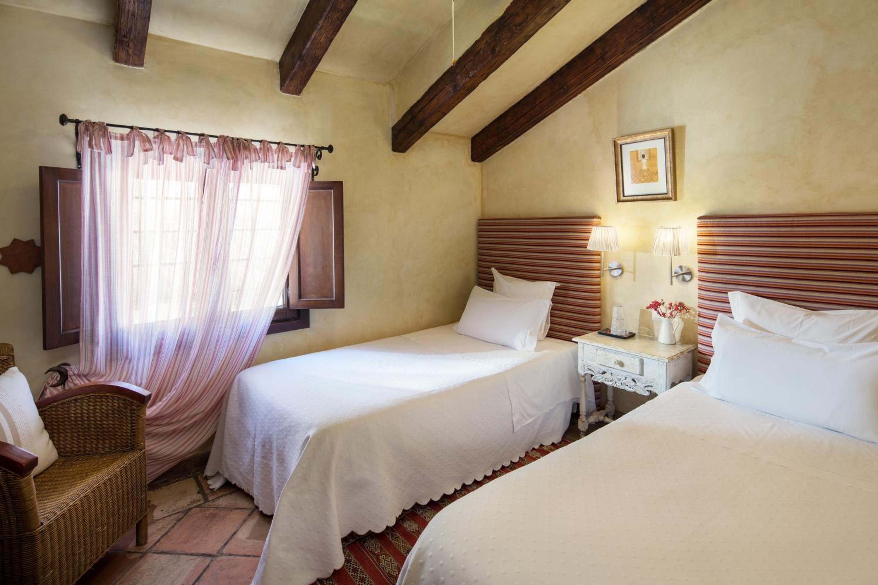Double or Twin Room - Photo 3