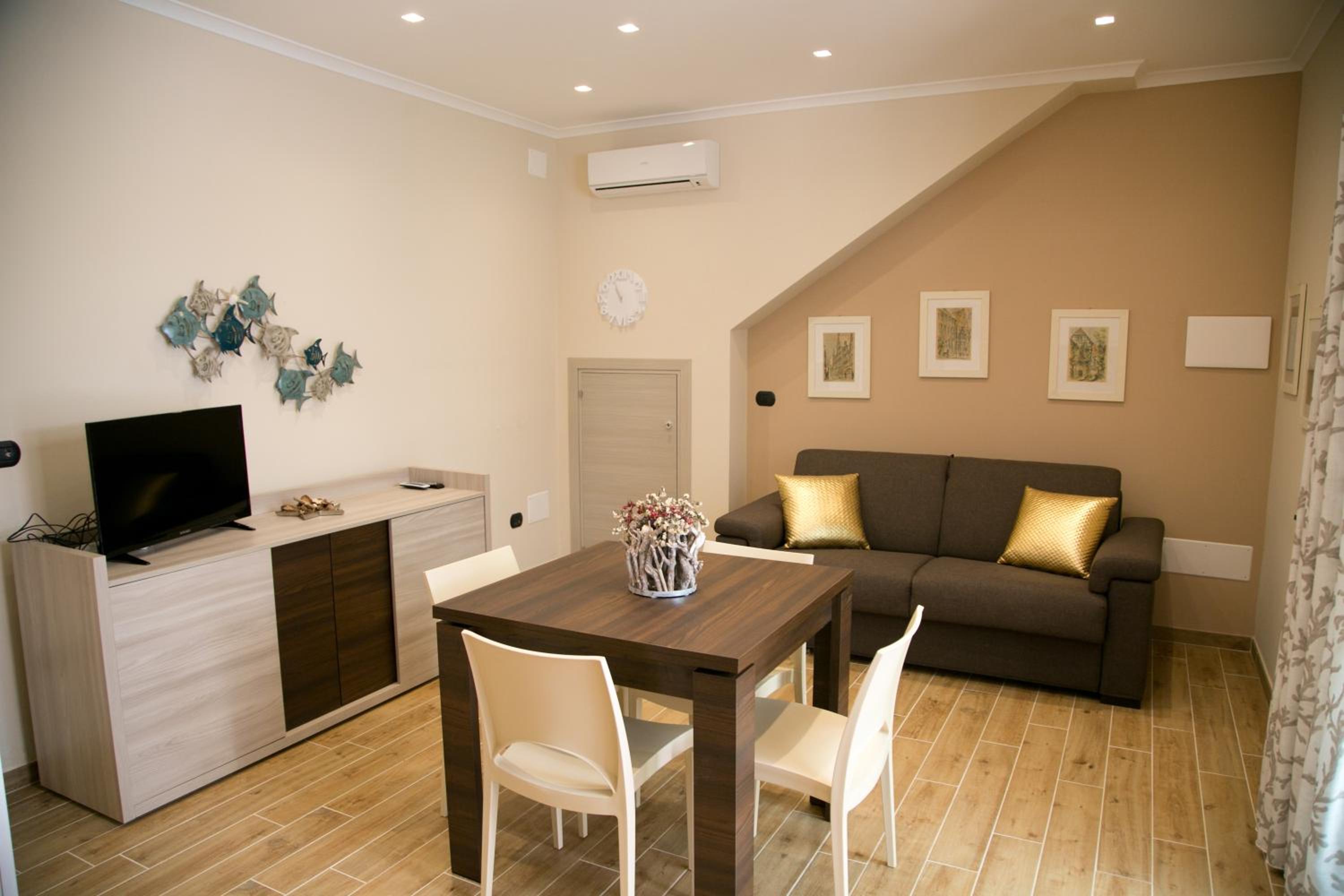 One-Bedroom House photo 1