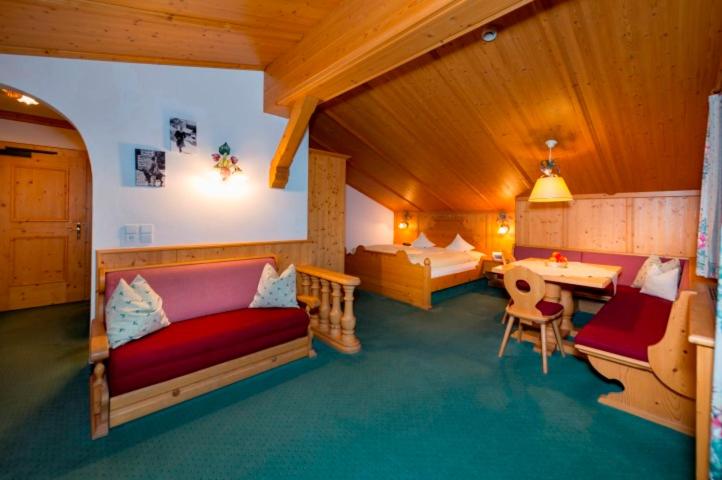 Double Room with Balcony - Annex photo 1