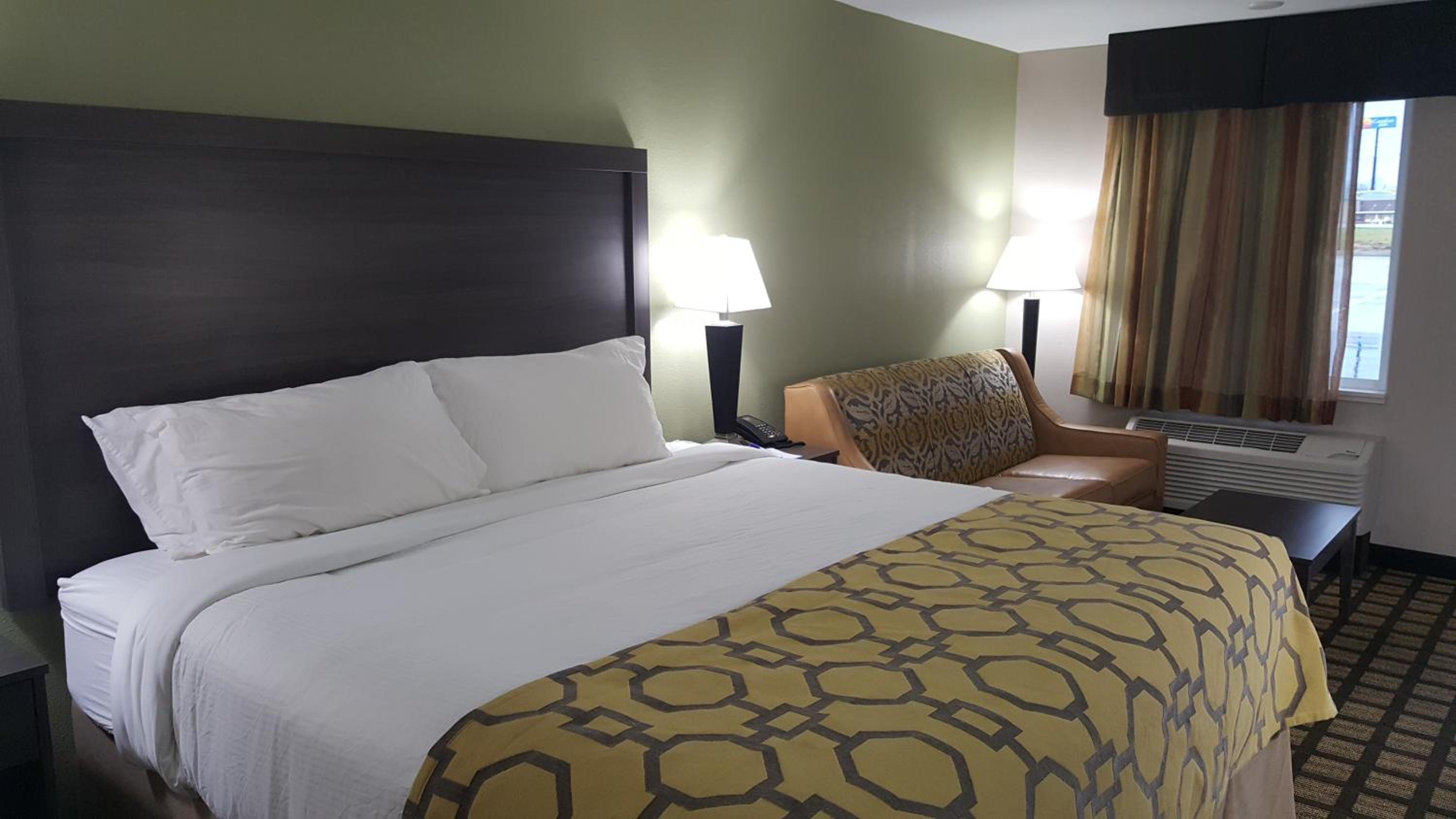 King Room - Non-Smoking - Photo 2