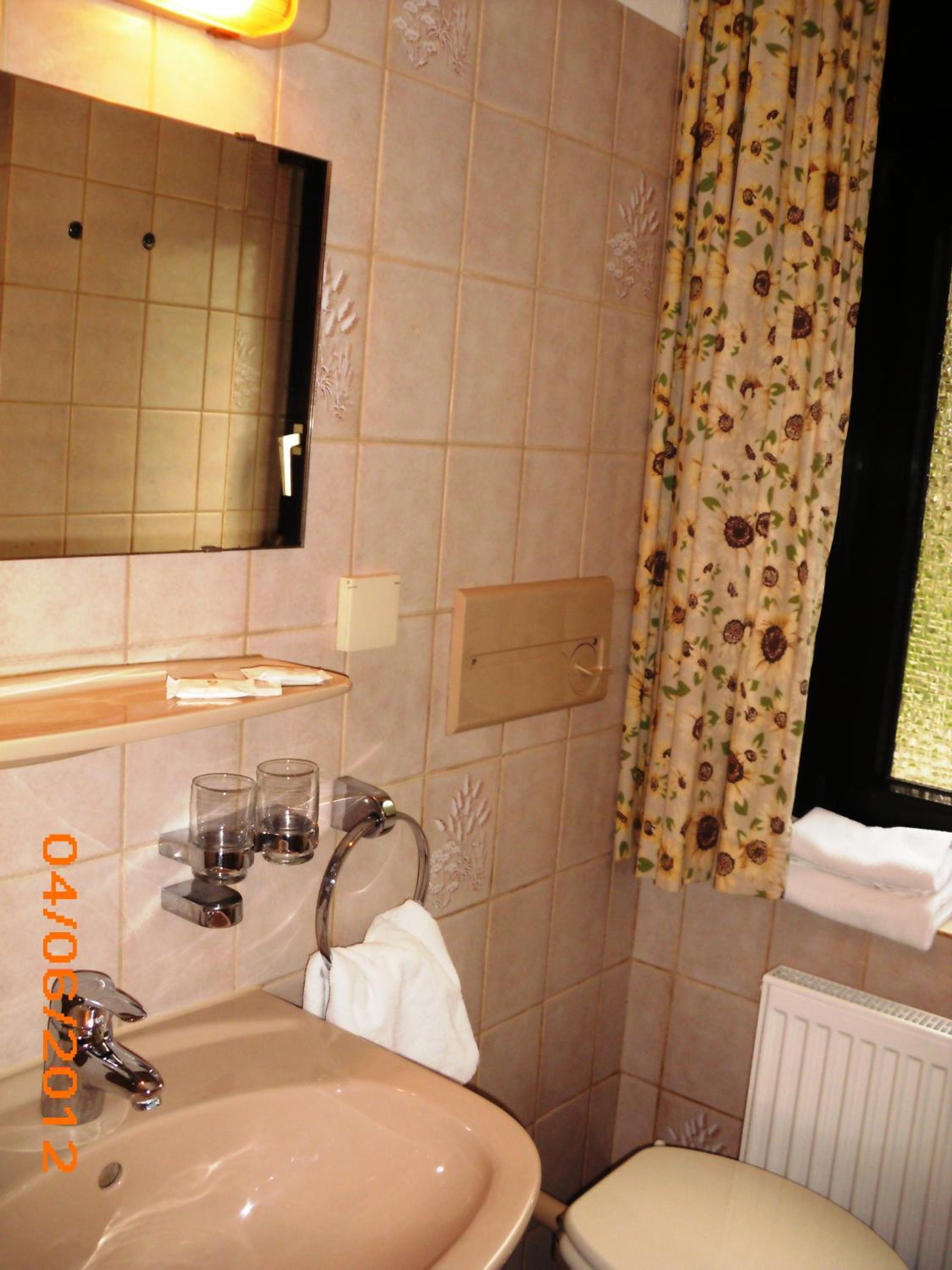 Quadruple Room - Photo 8