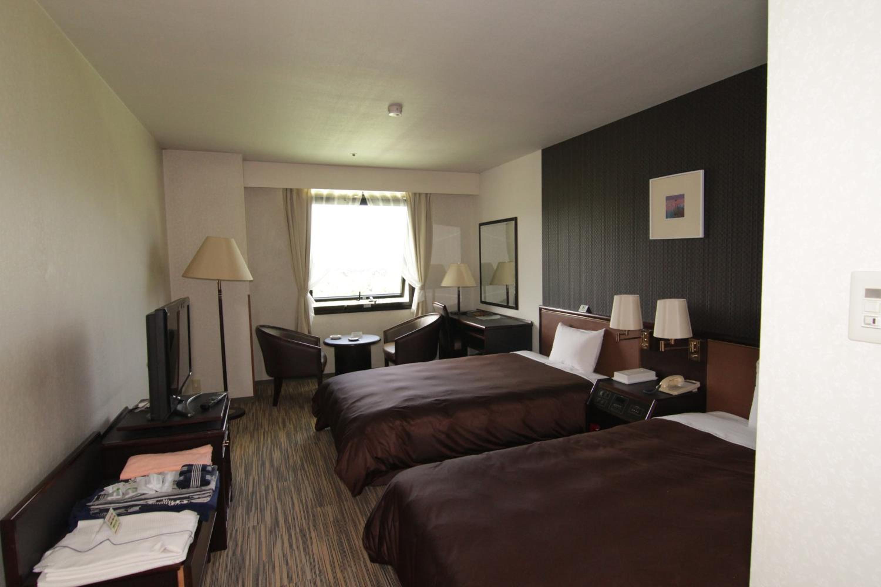 Twin Room - Non-Smoking photo 3