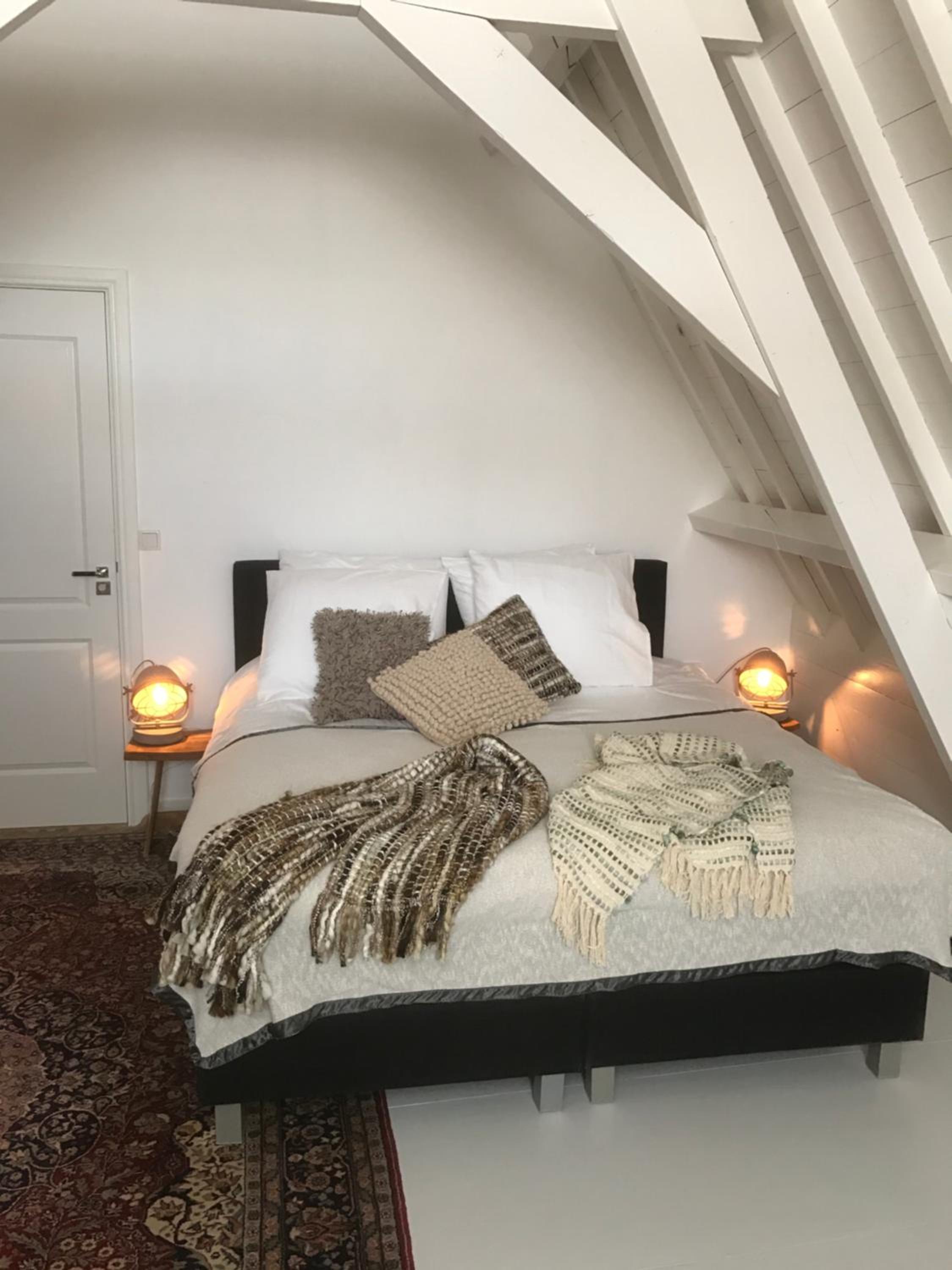Large Double Room photo 1