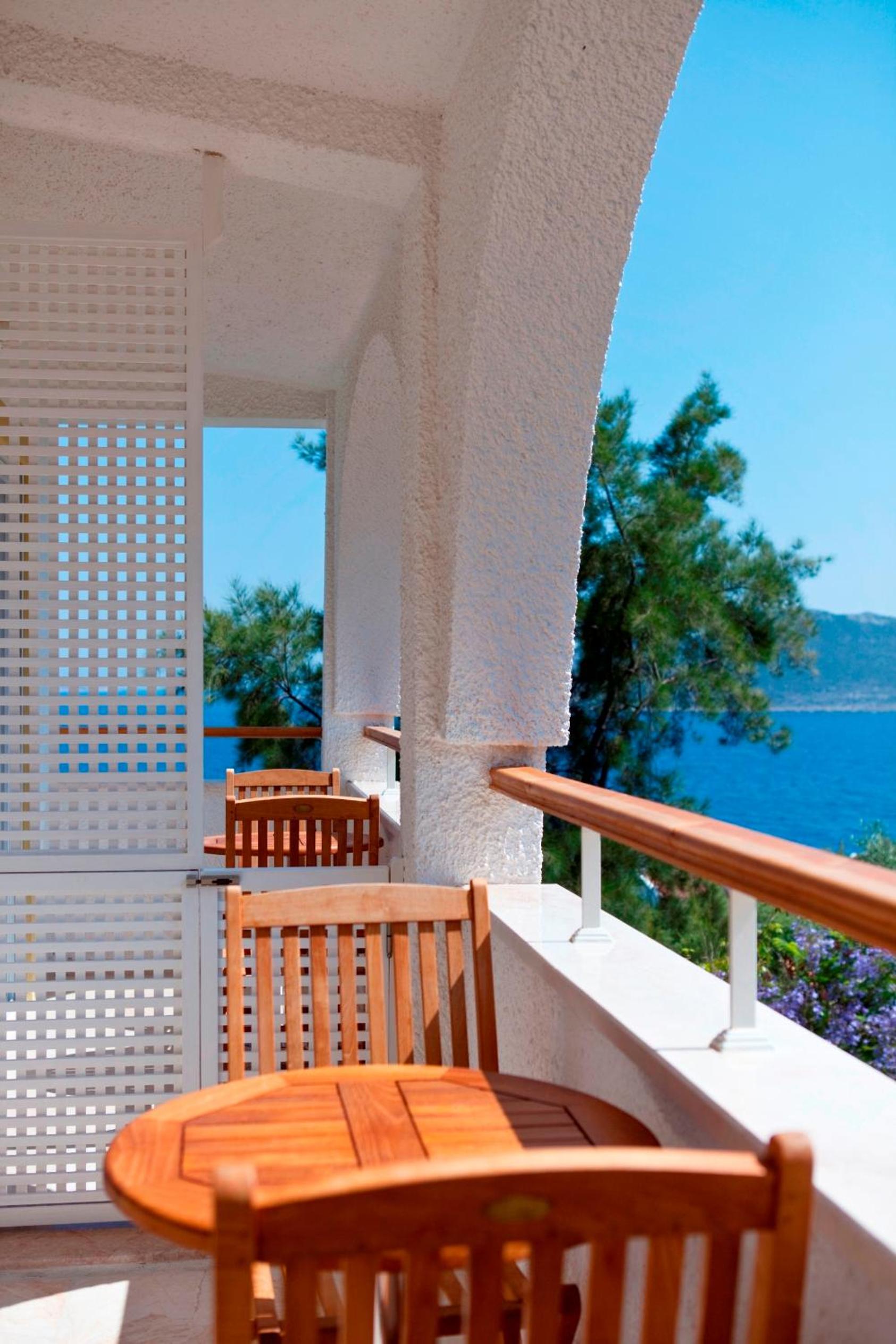 Standard Double Room with Partial Sea View - Photo 6