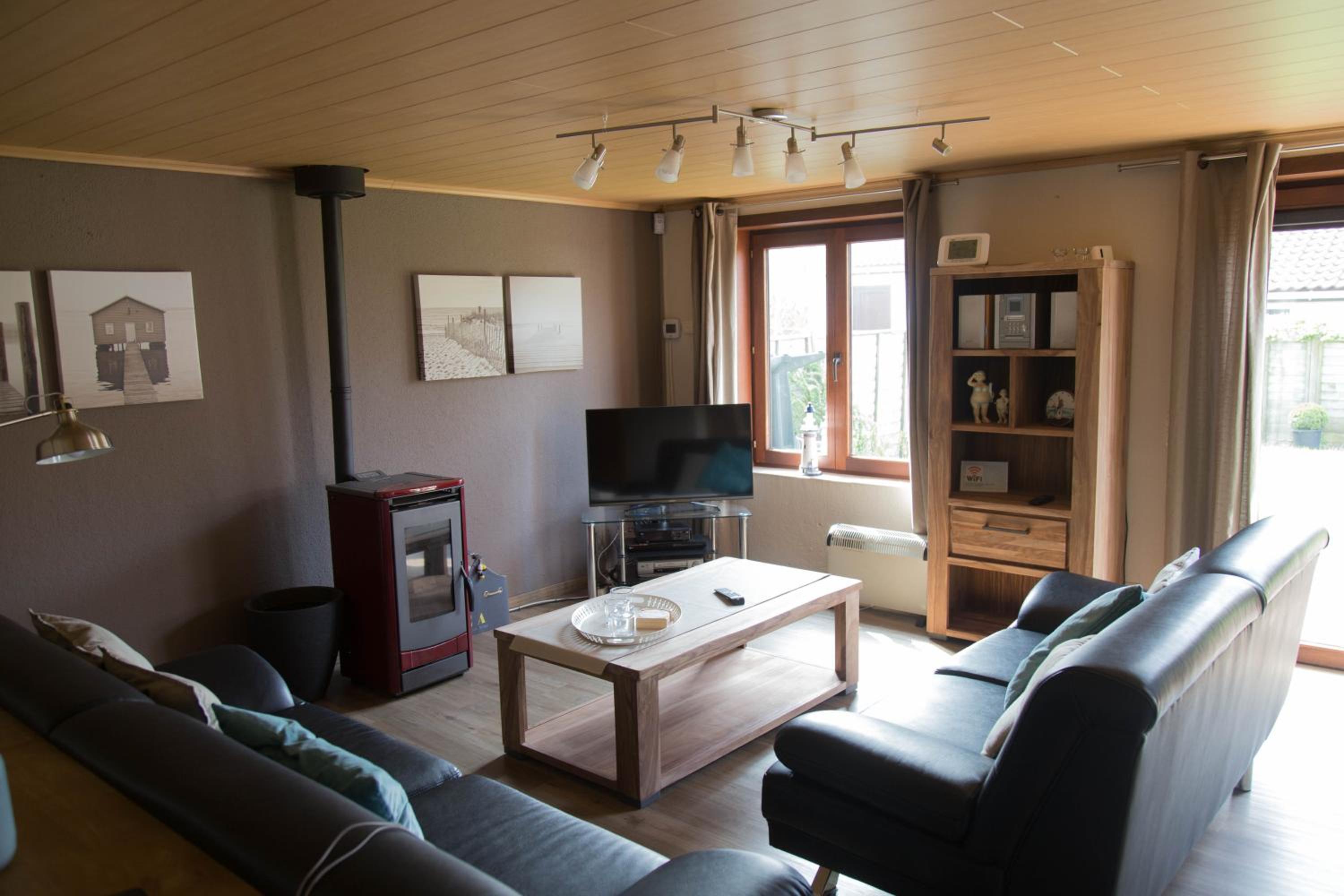Three-Bedroom House photo 2