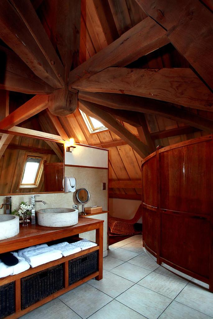 Deluxe Double Room with Spa Access - Photo 7