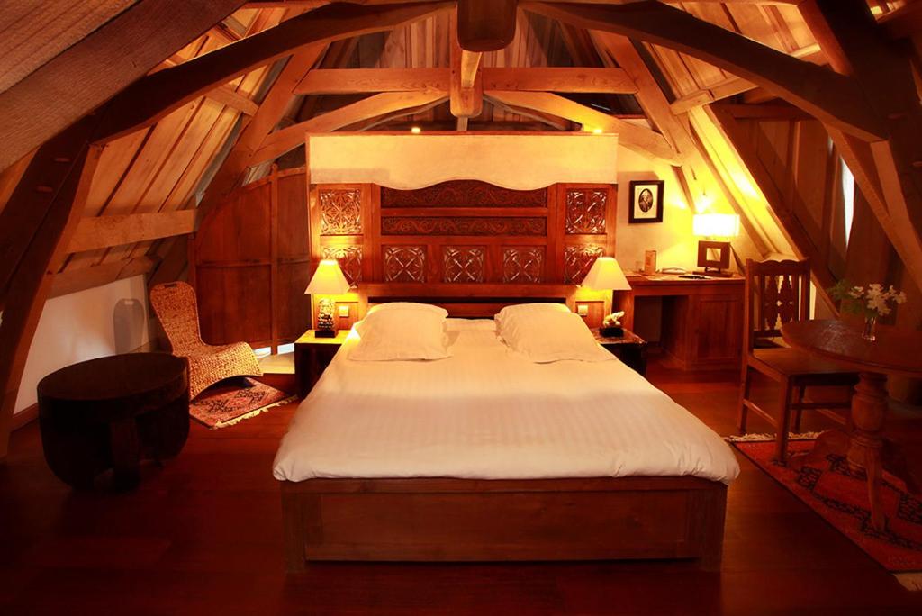 Deluxe Double Room with Spa Access - Photo 2