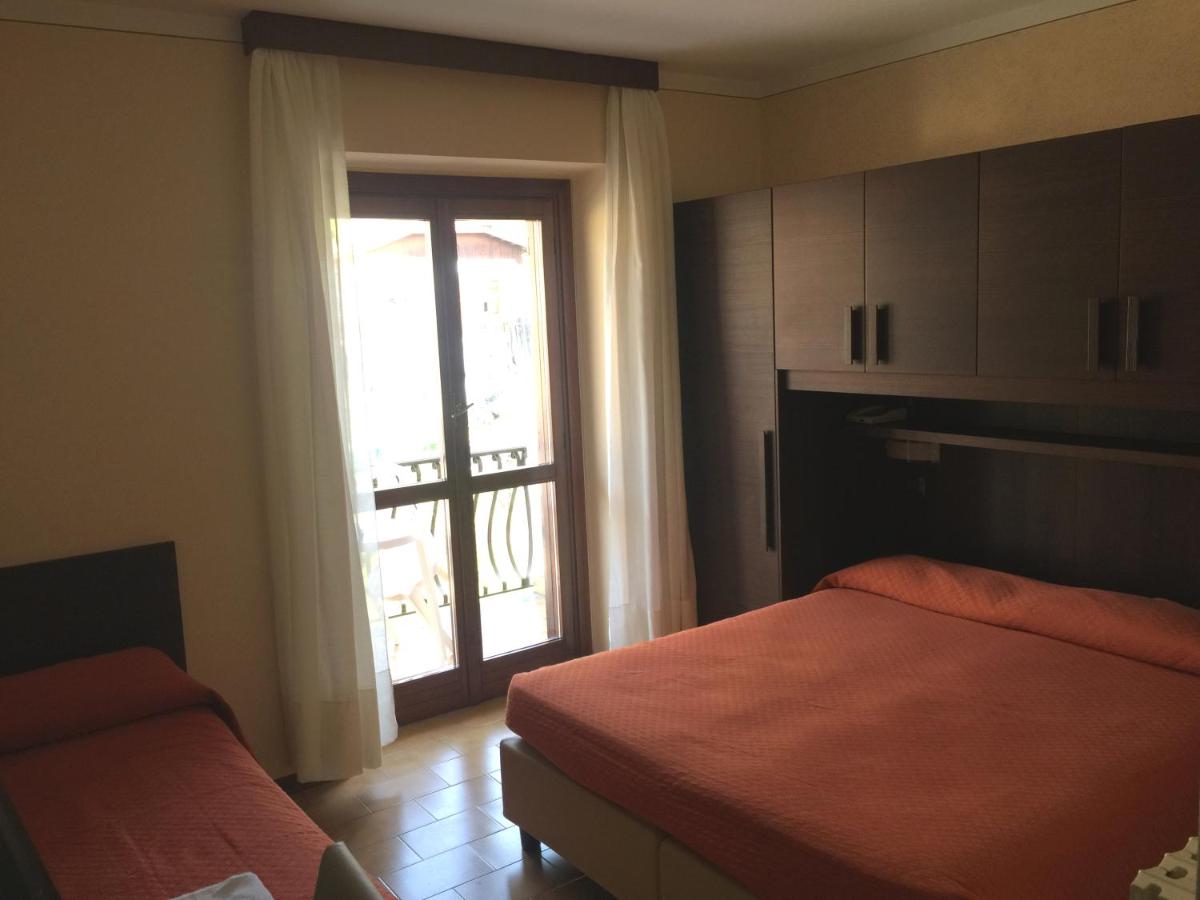 Double or Twin Room with Mountain View