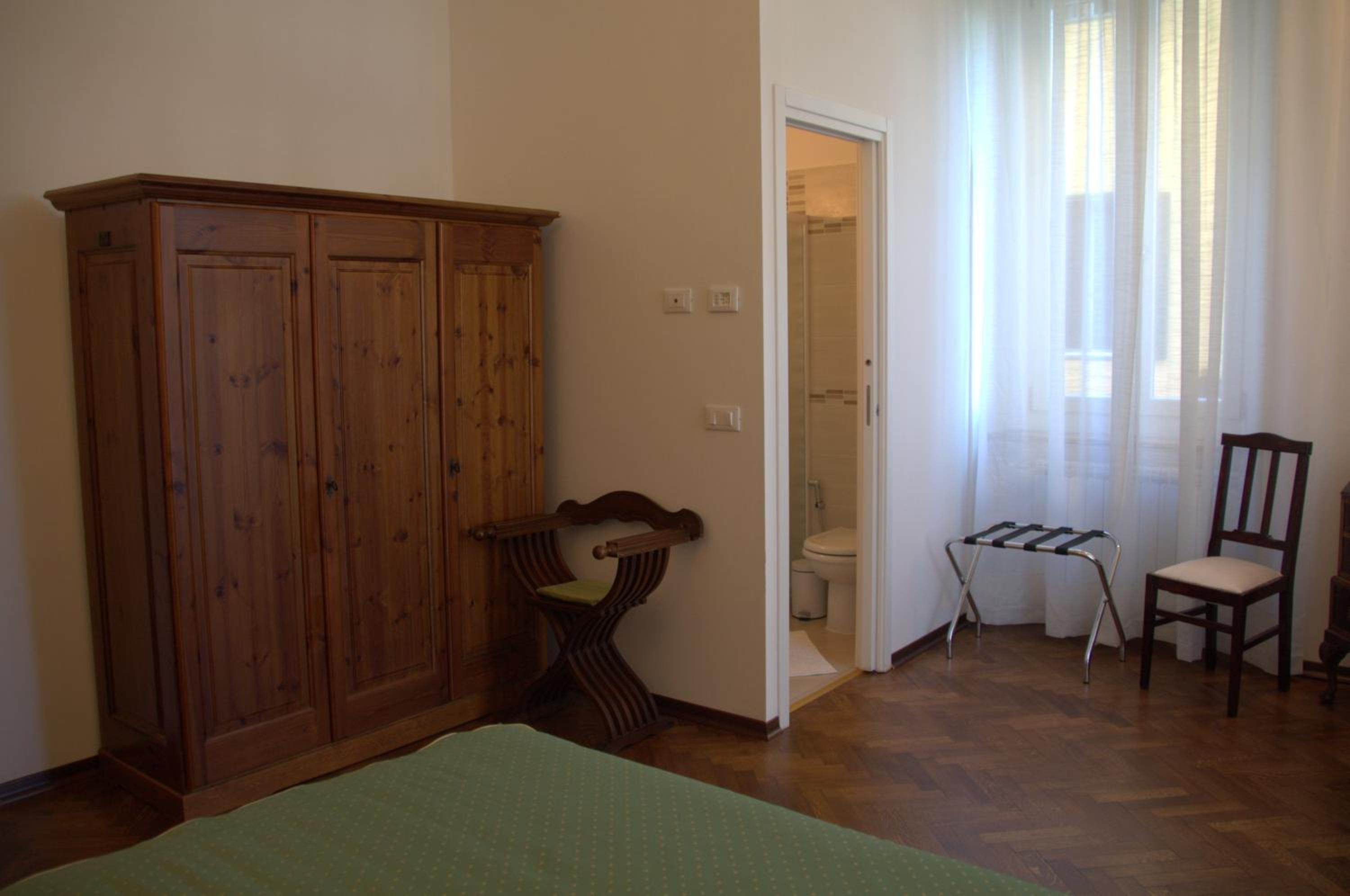 Double Room with Private Bathroom photo 1