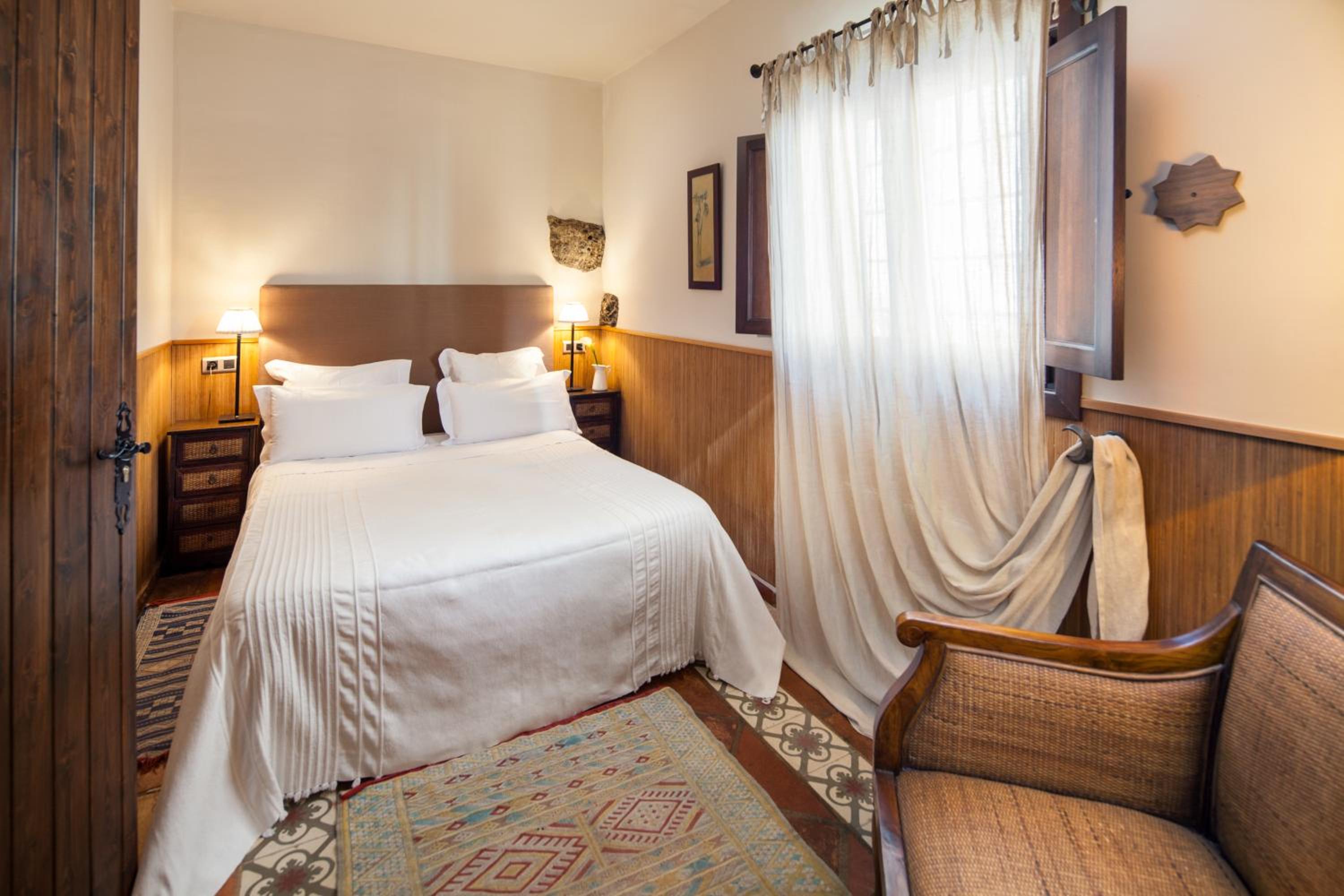 Double or Twin Room - Photo 1