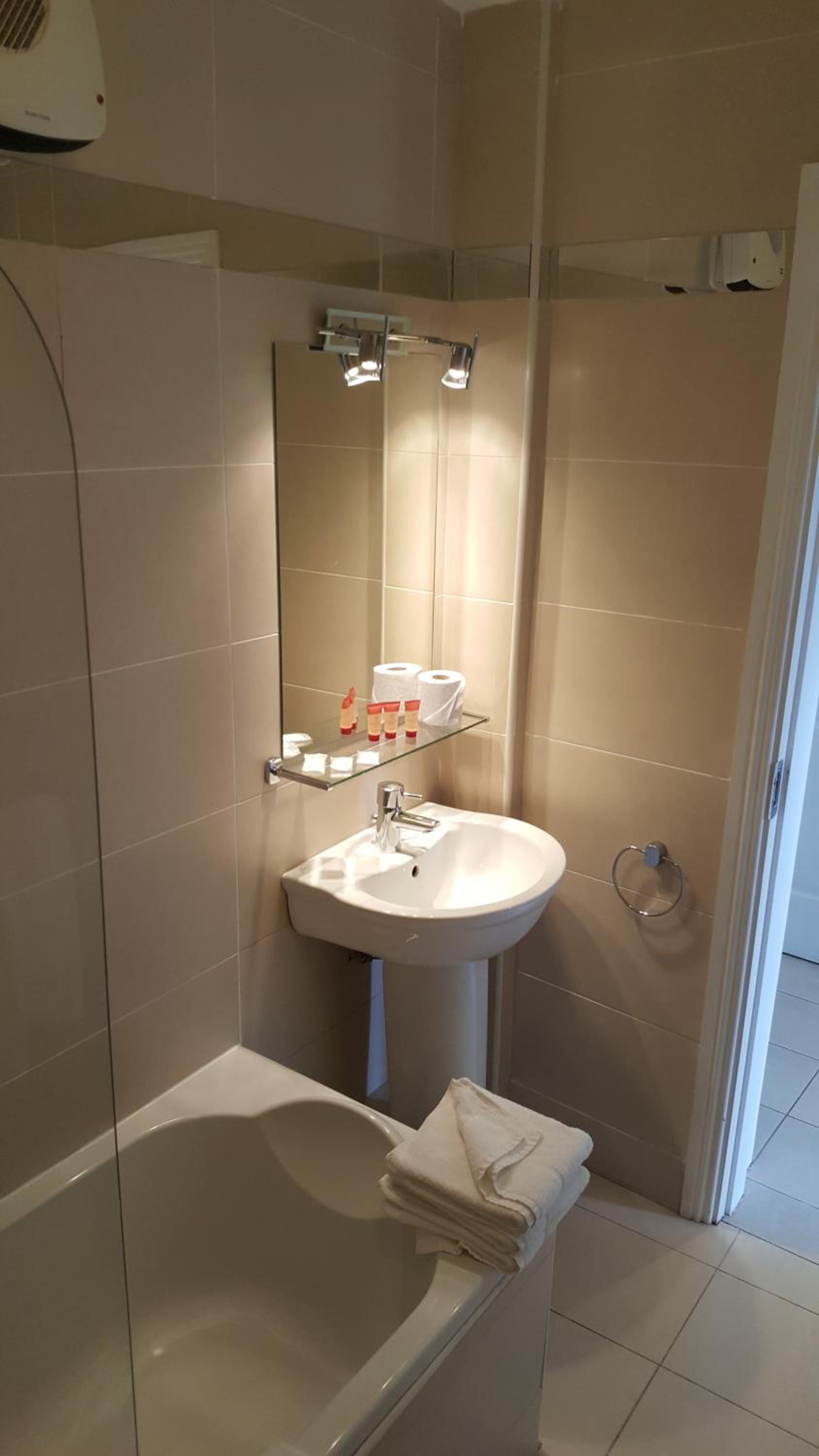 Two-Bedroom Apartment (3 Adults) - Photo 10