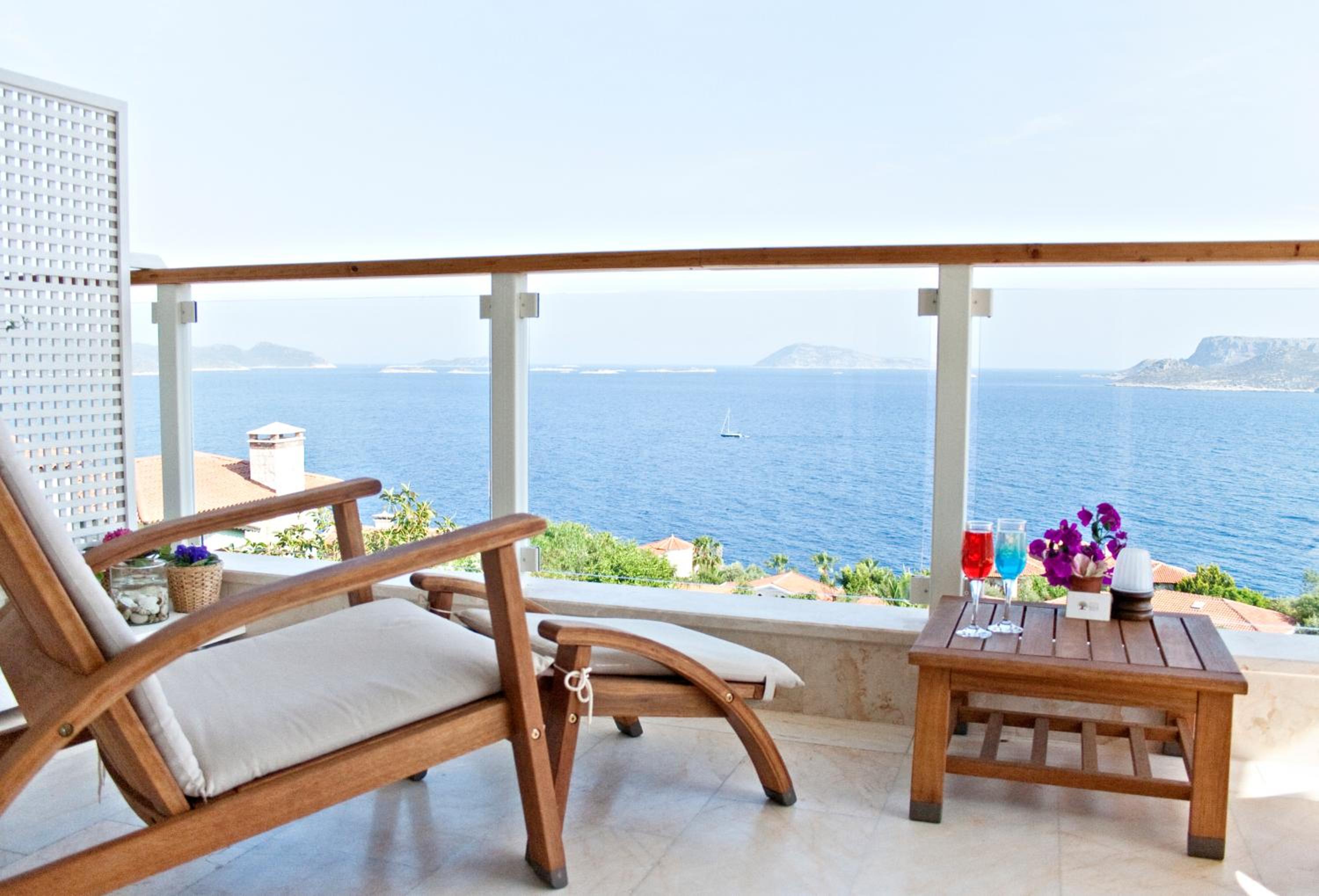 Deluxe Double Room with Sea View - Photo 3