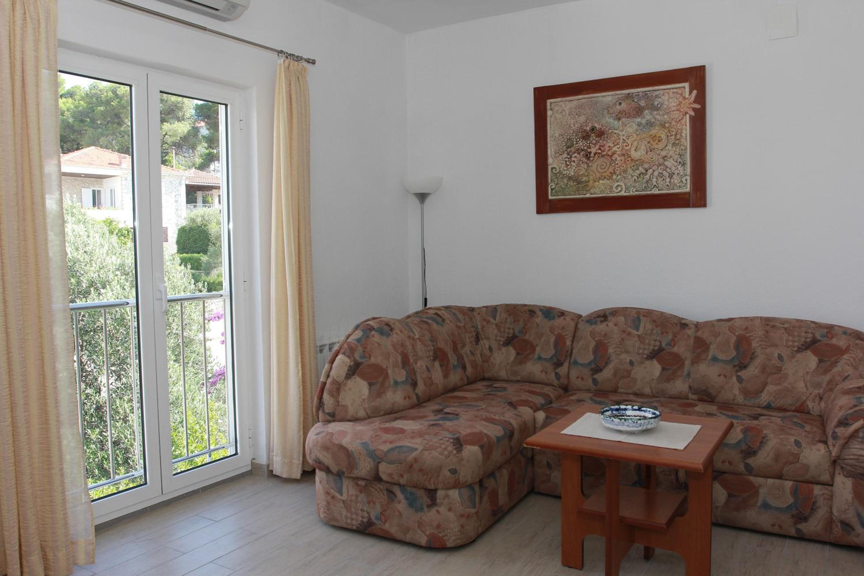 Apartment with Balcony photo 3