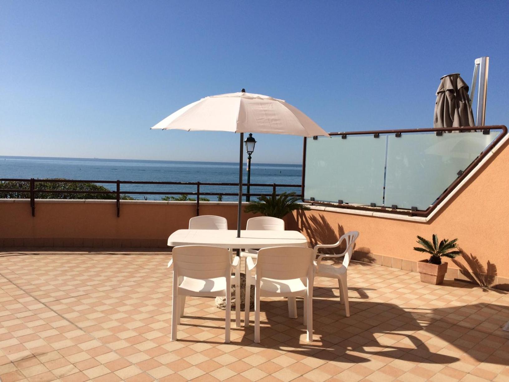 Apartment with Sea View photo 3