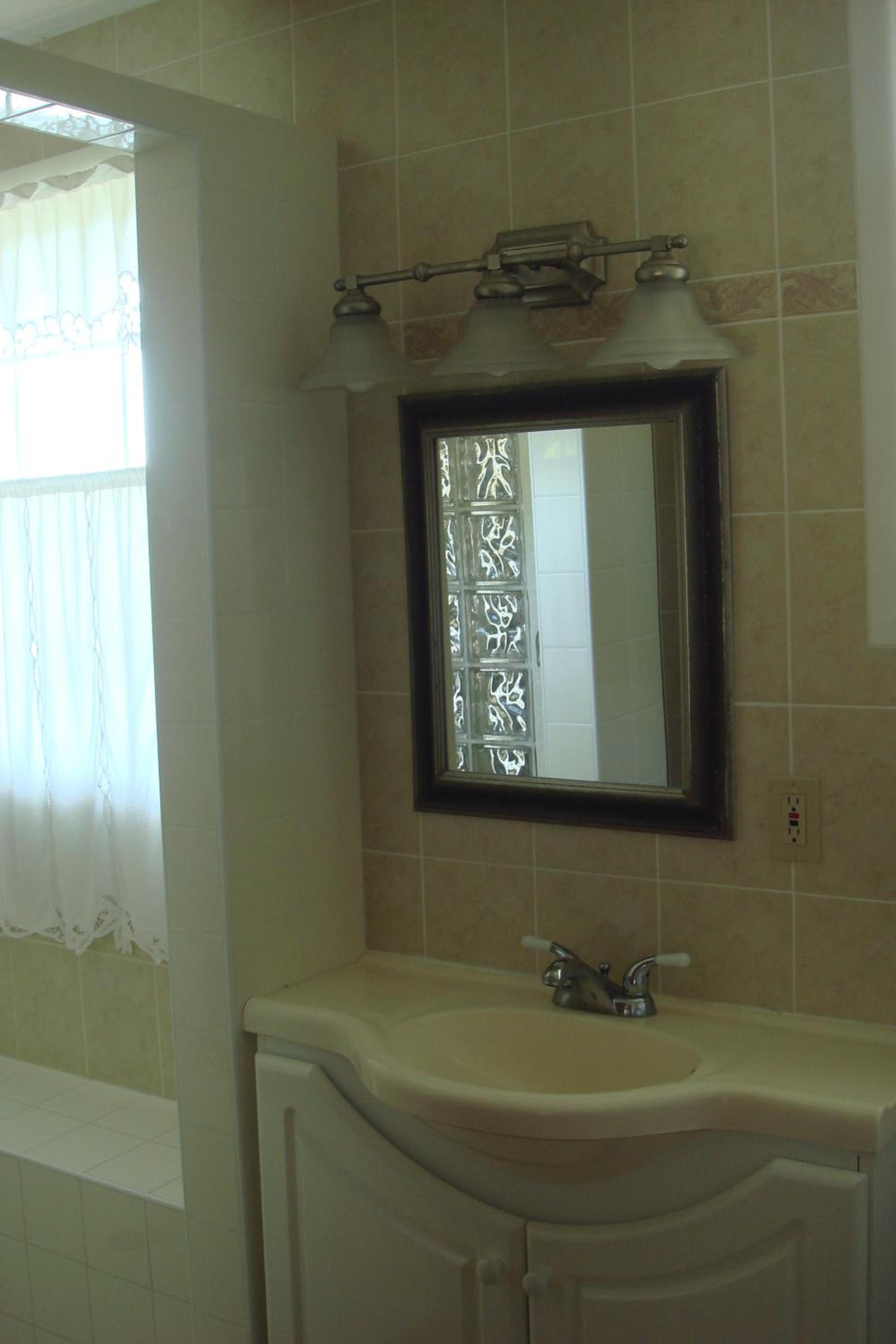 Queen Room - Photo 6