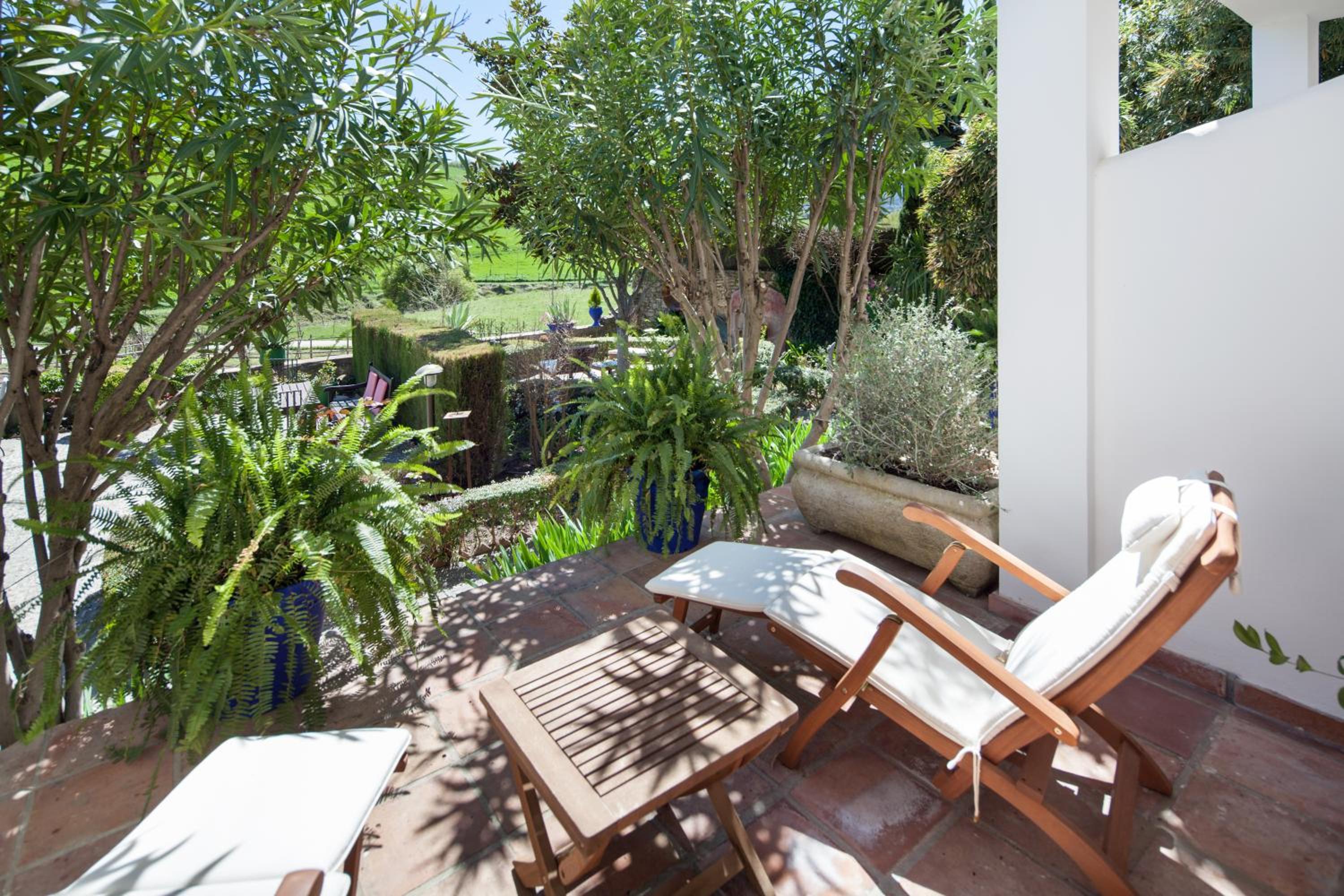 Double Room with Balcony - Photo 6
