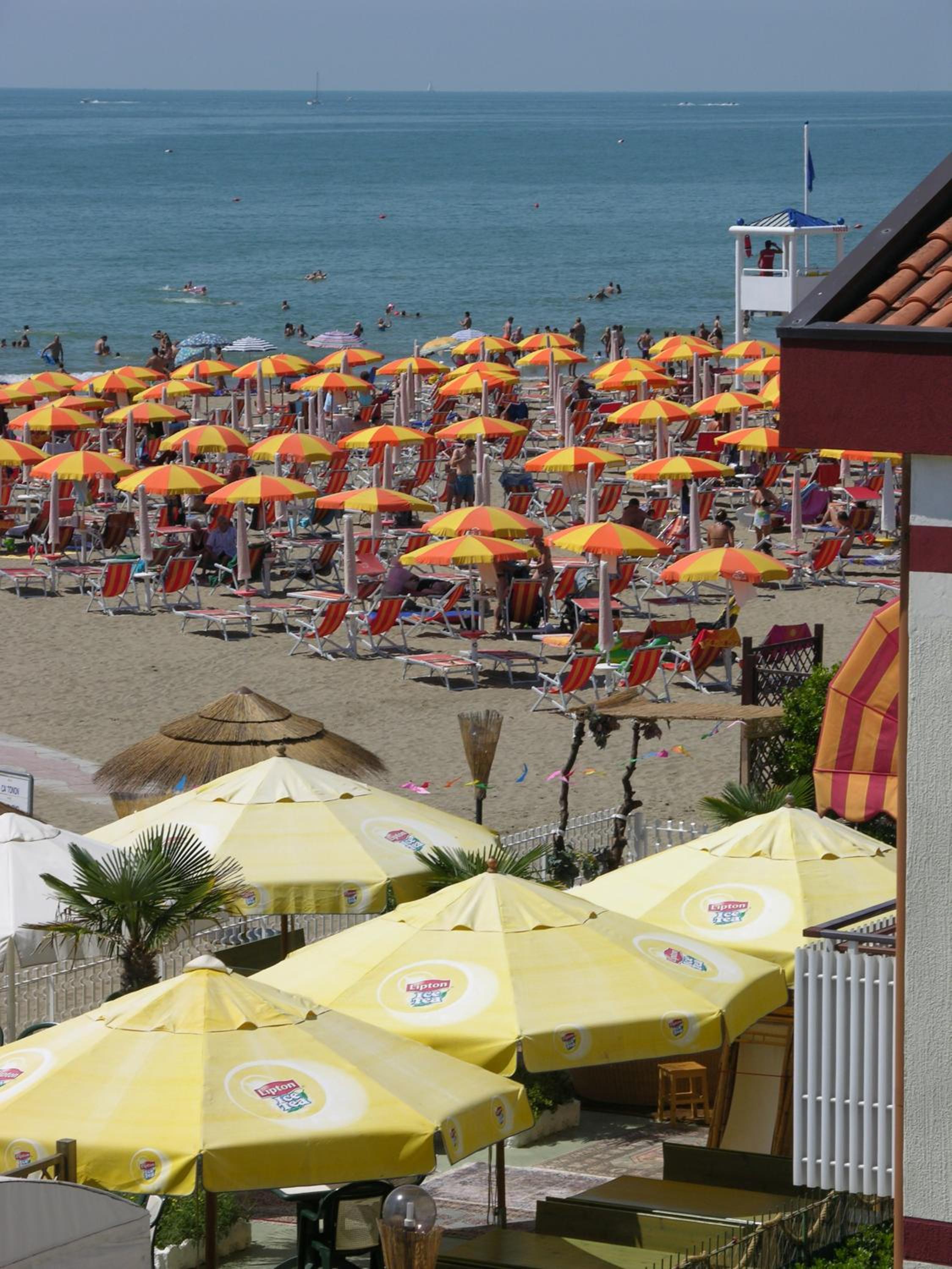 Double or Twin Room with Balcony and Partial Sea View photo 3