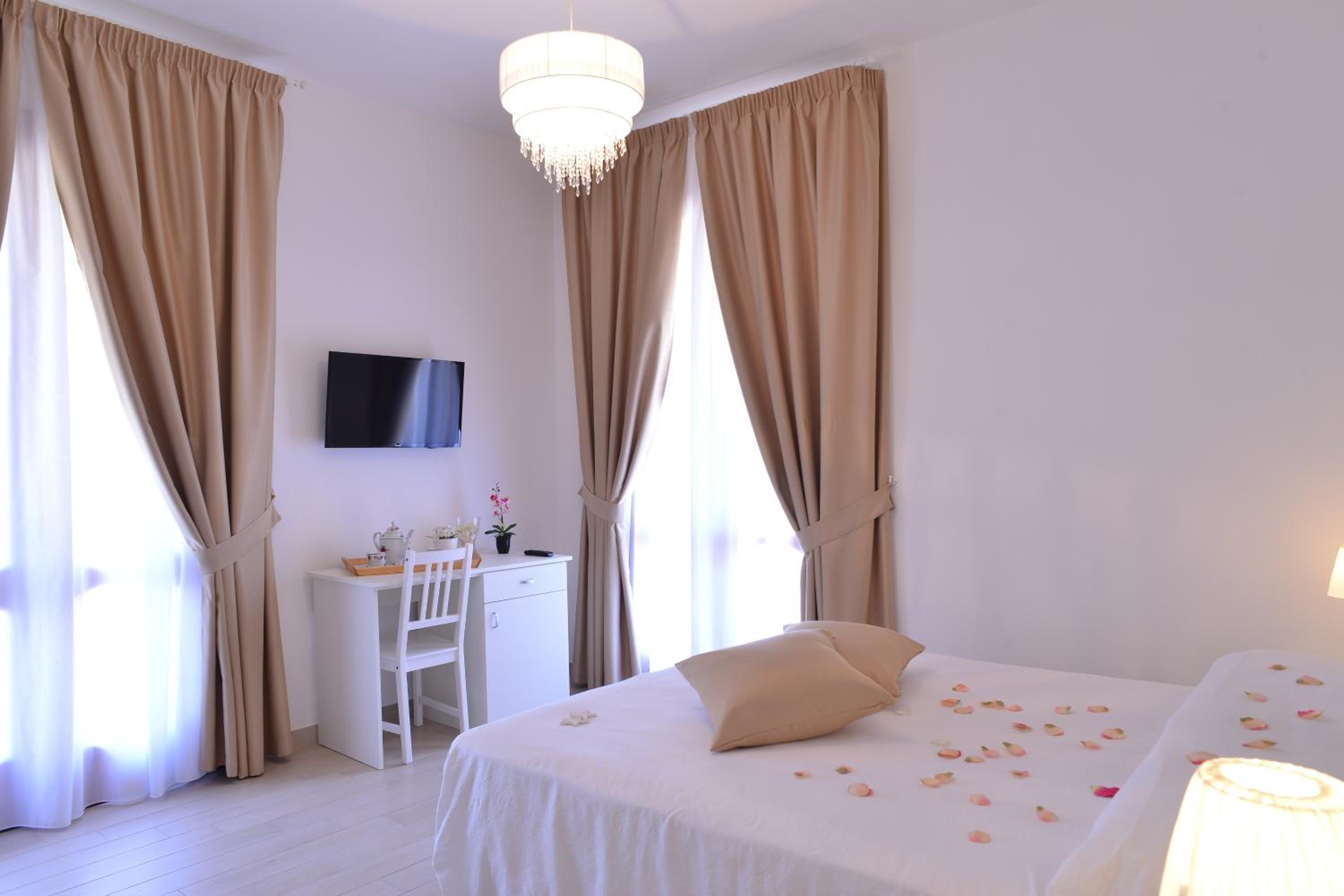 Deluxe Double or Twin Room with Garden View