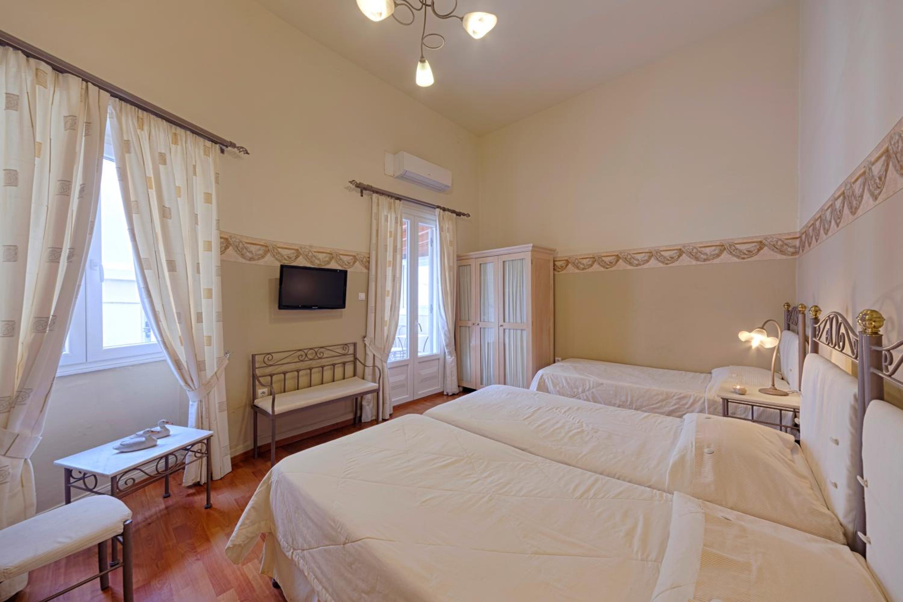 Triple Room with Balcony photo 1