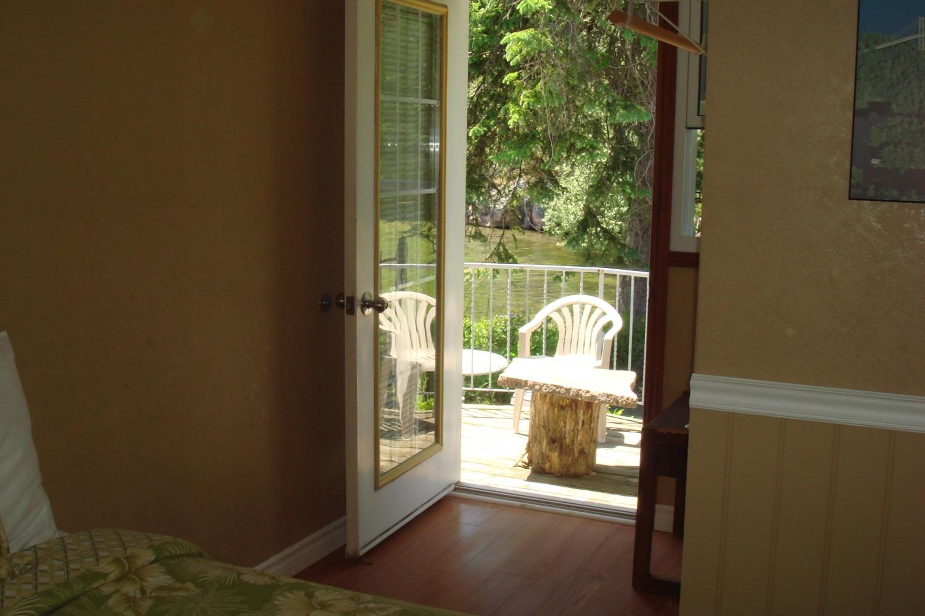 Double Room with Two Double Beds - Photo 8