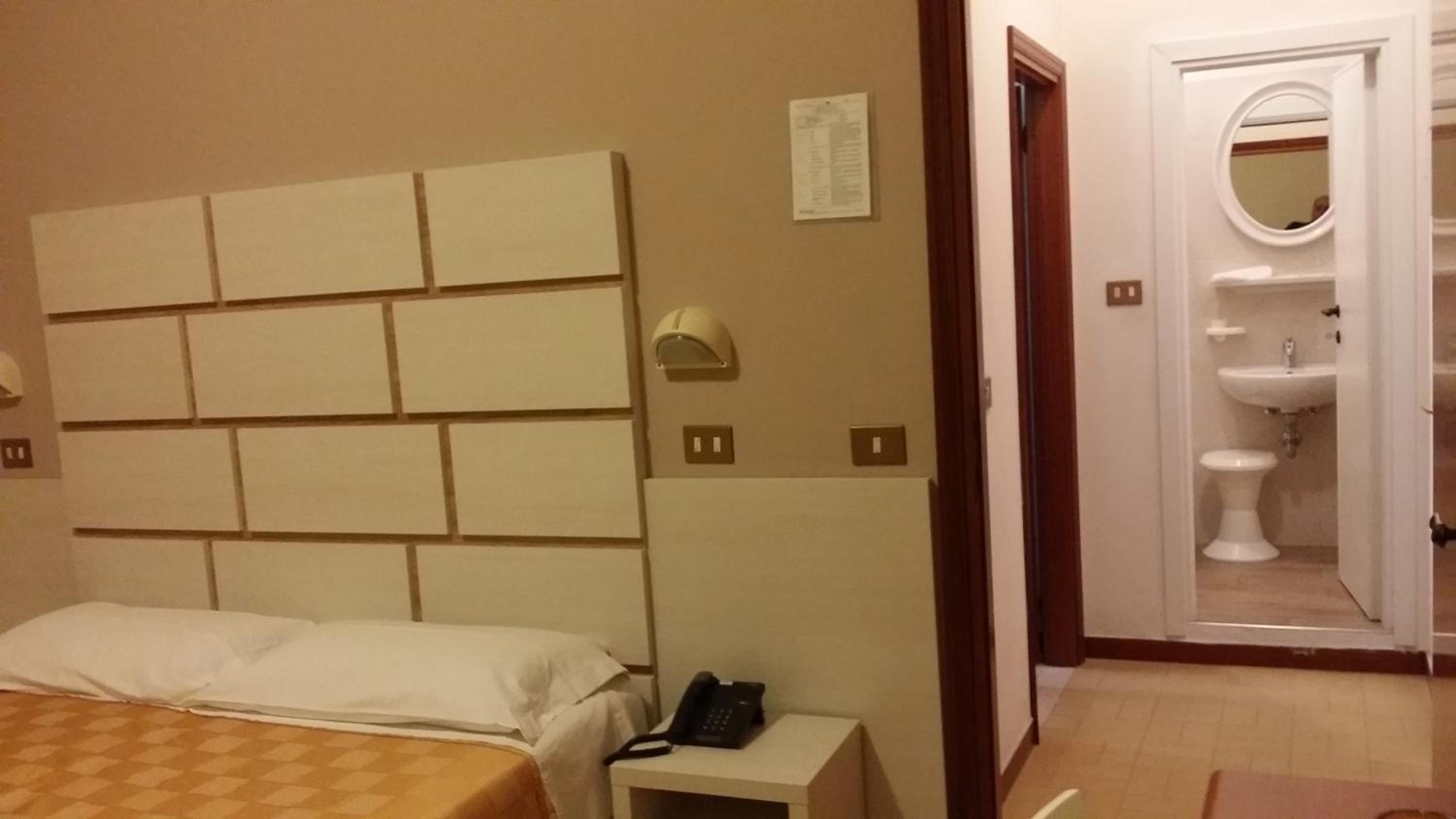 Classic Quadruple Room with Balcony photo 2