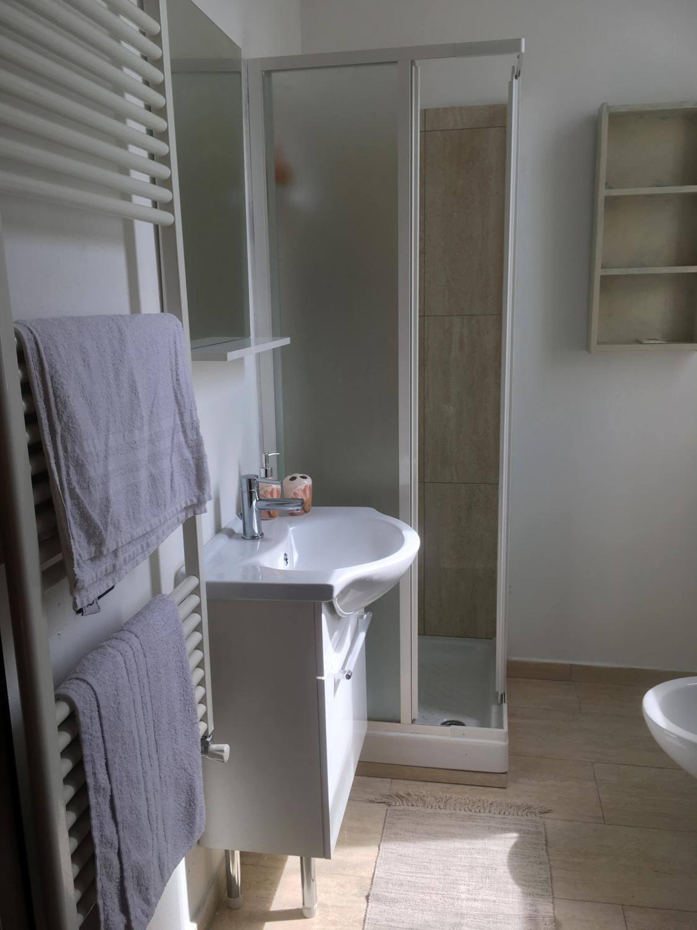 Double Room - Photo 10