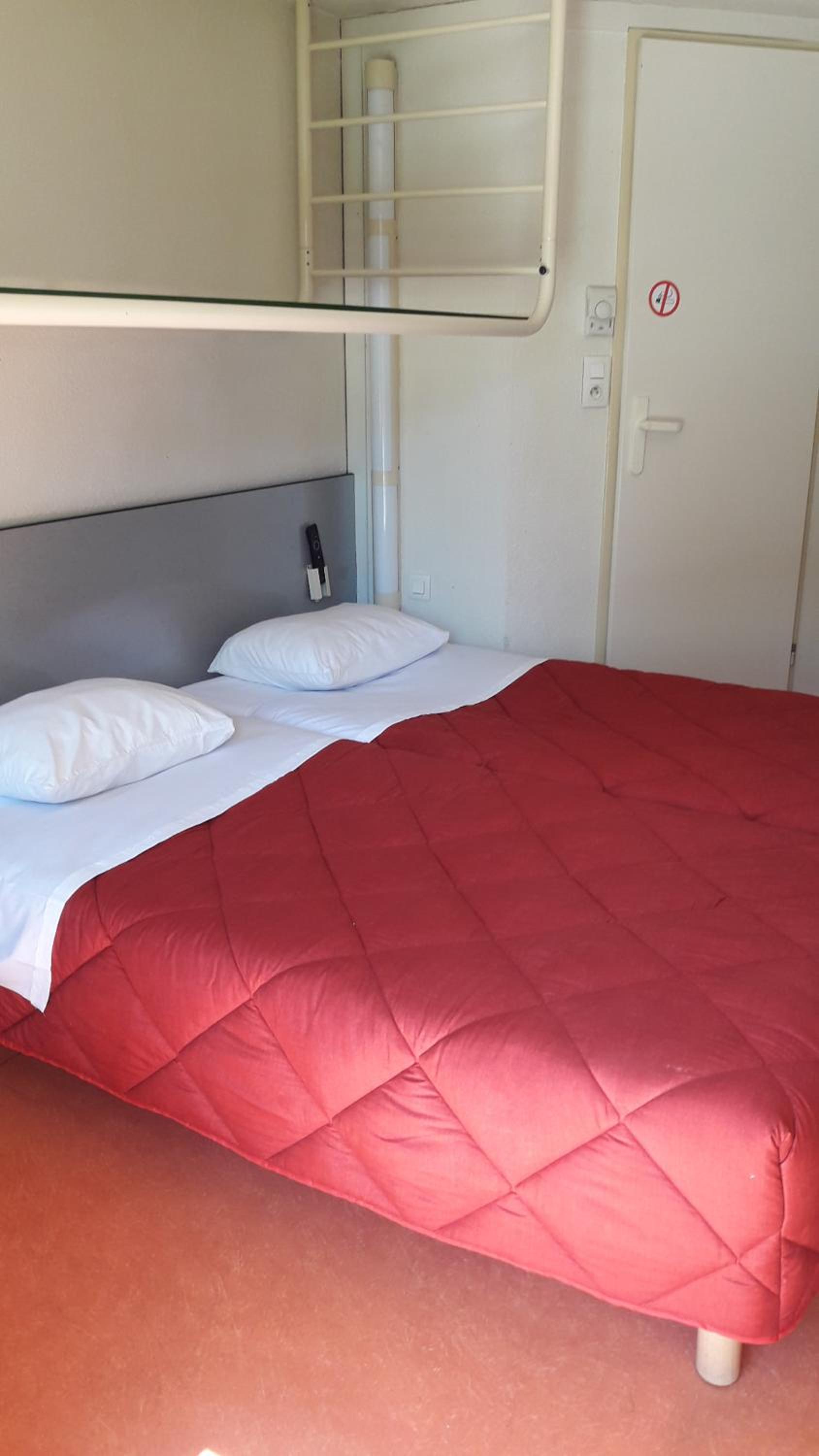 Twin Room - Photo 5