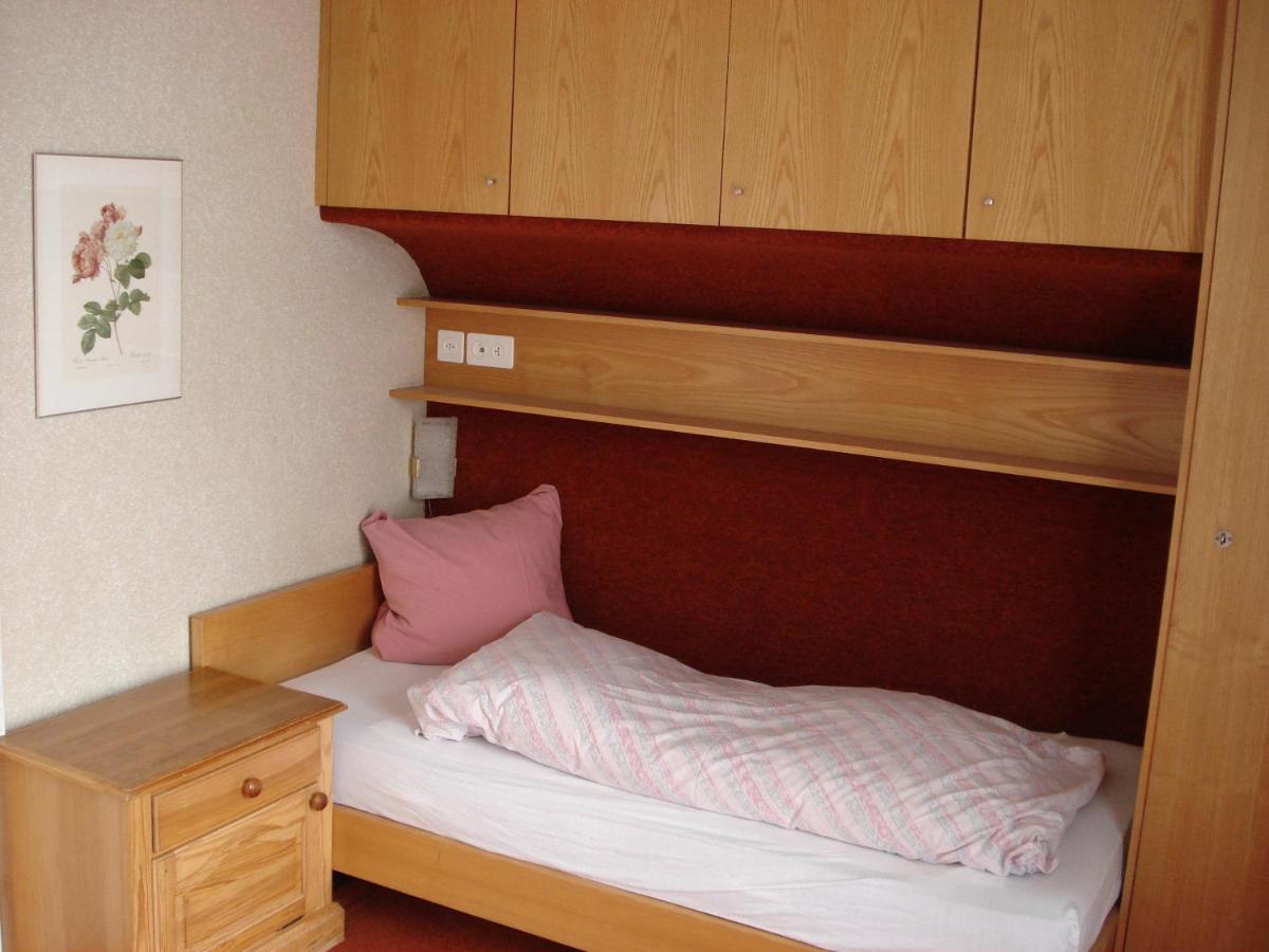 Single Room with Shared Bathroom photo 1