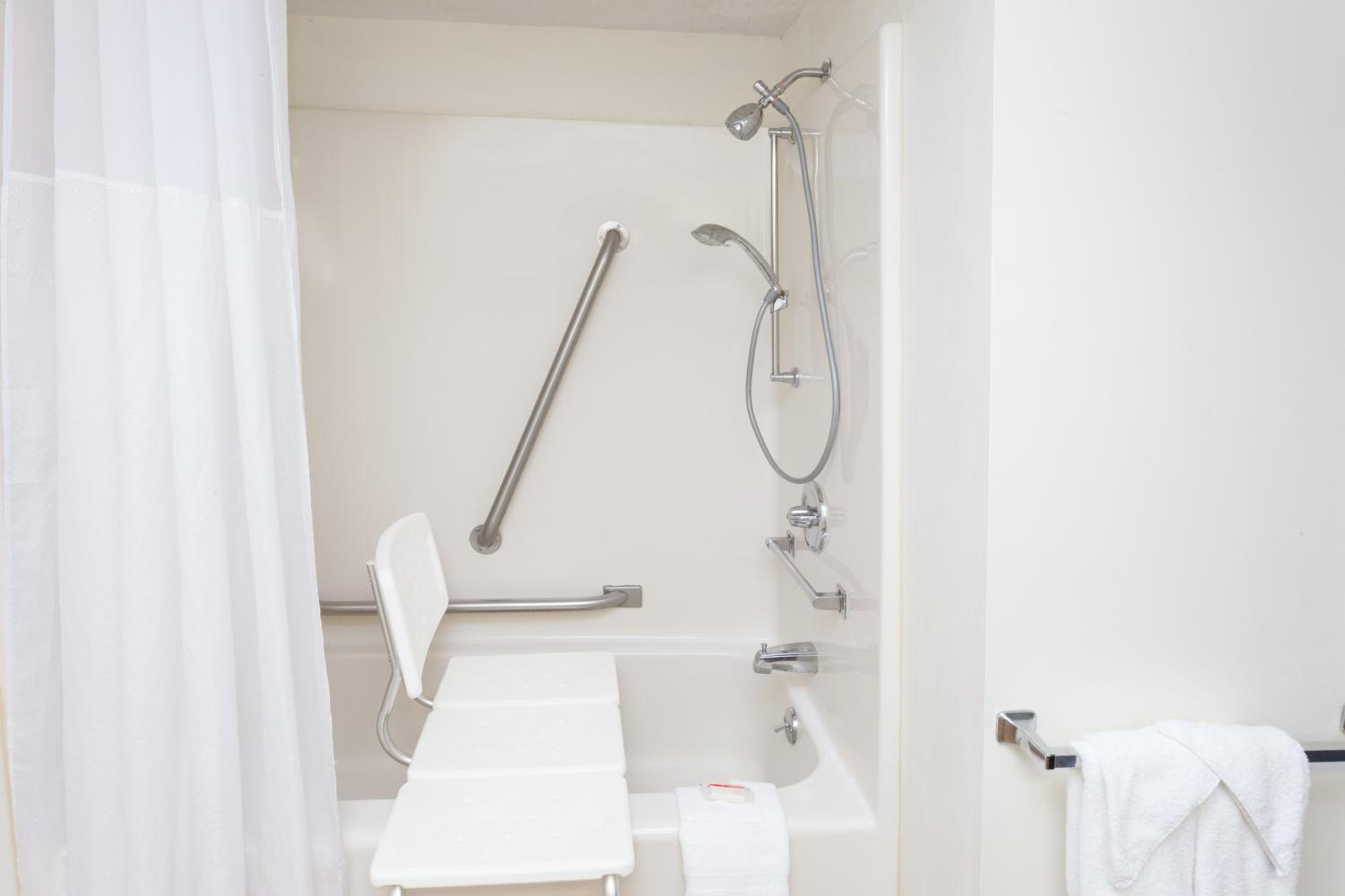Twin Room with 2 Double Beds, Disability Access, First Floor, Interior Hall, Non-Smoking - Photo 3