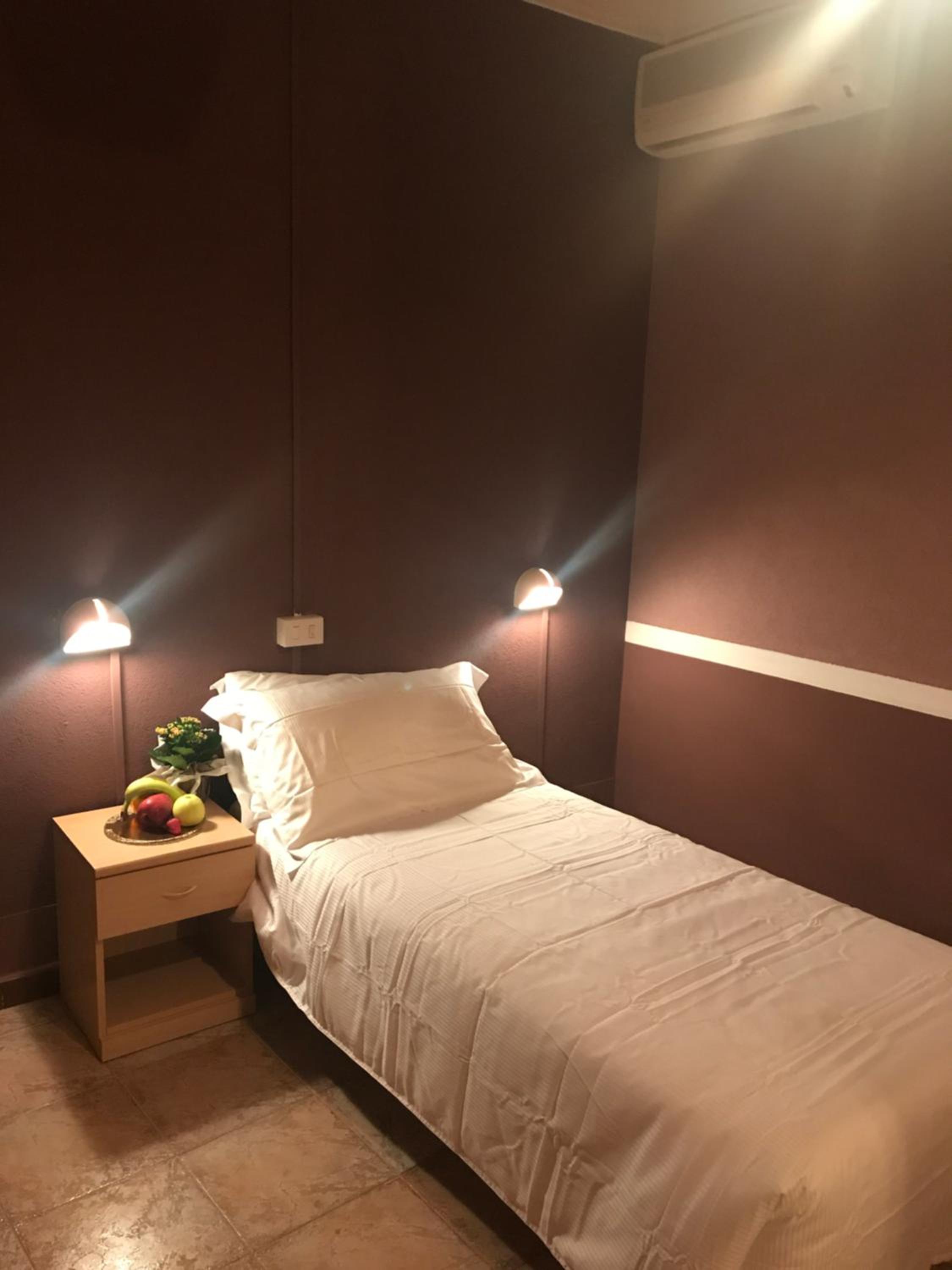Standard Single Room With Shower photo 1