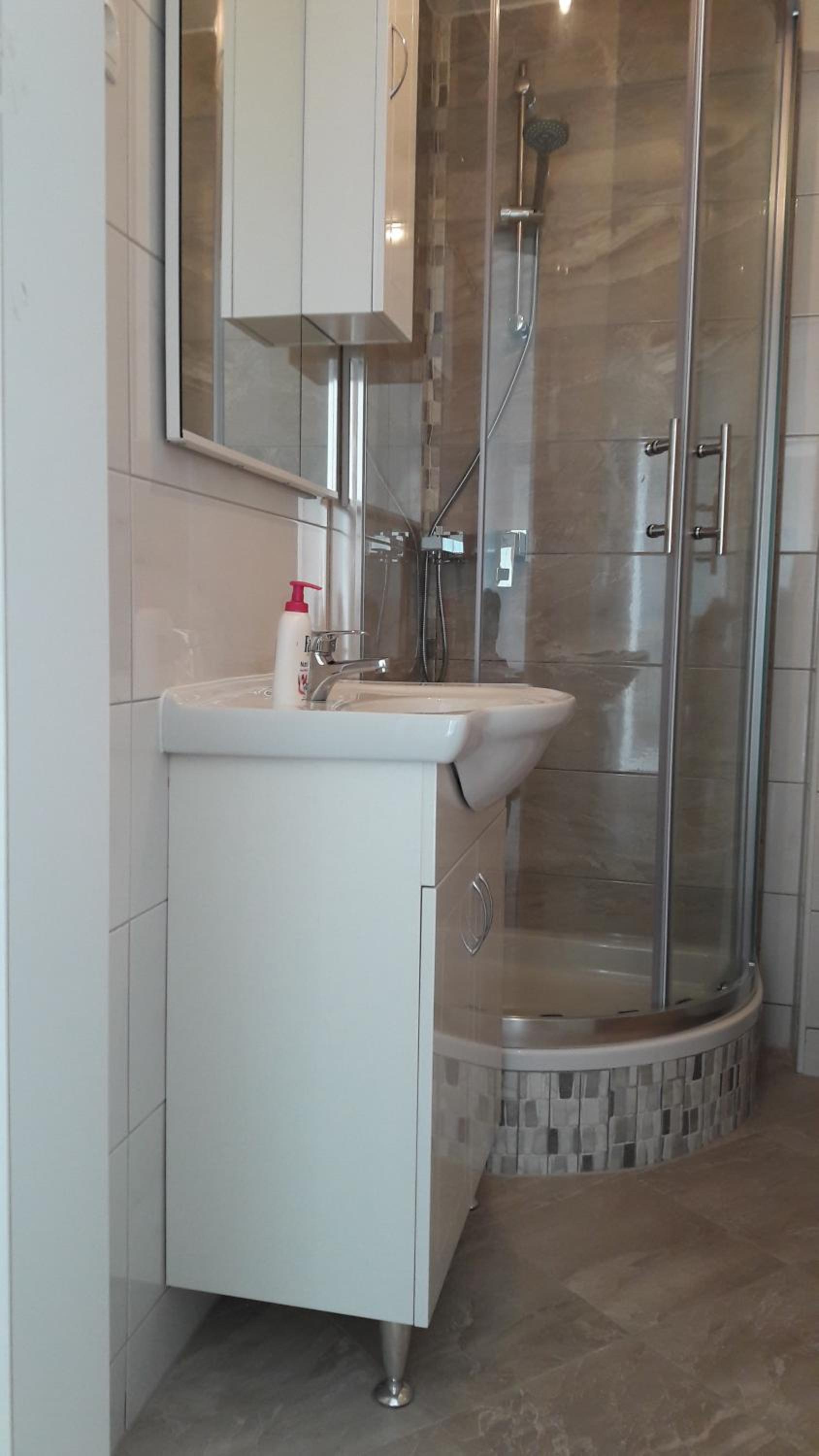Double Room - Photo 6