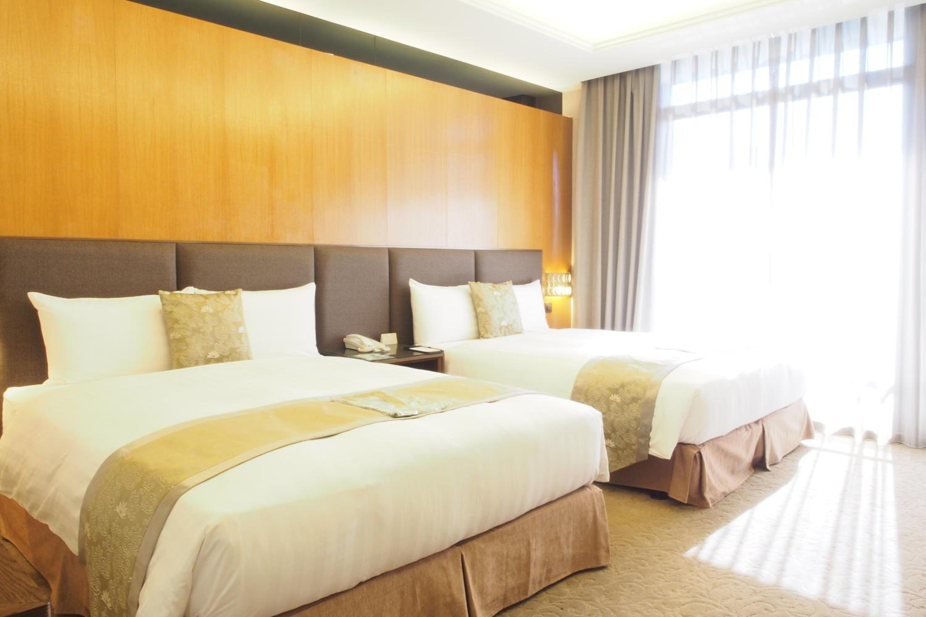 Staycation Offer - Superior Twin Room with F&B Coupon