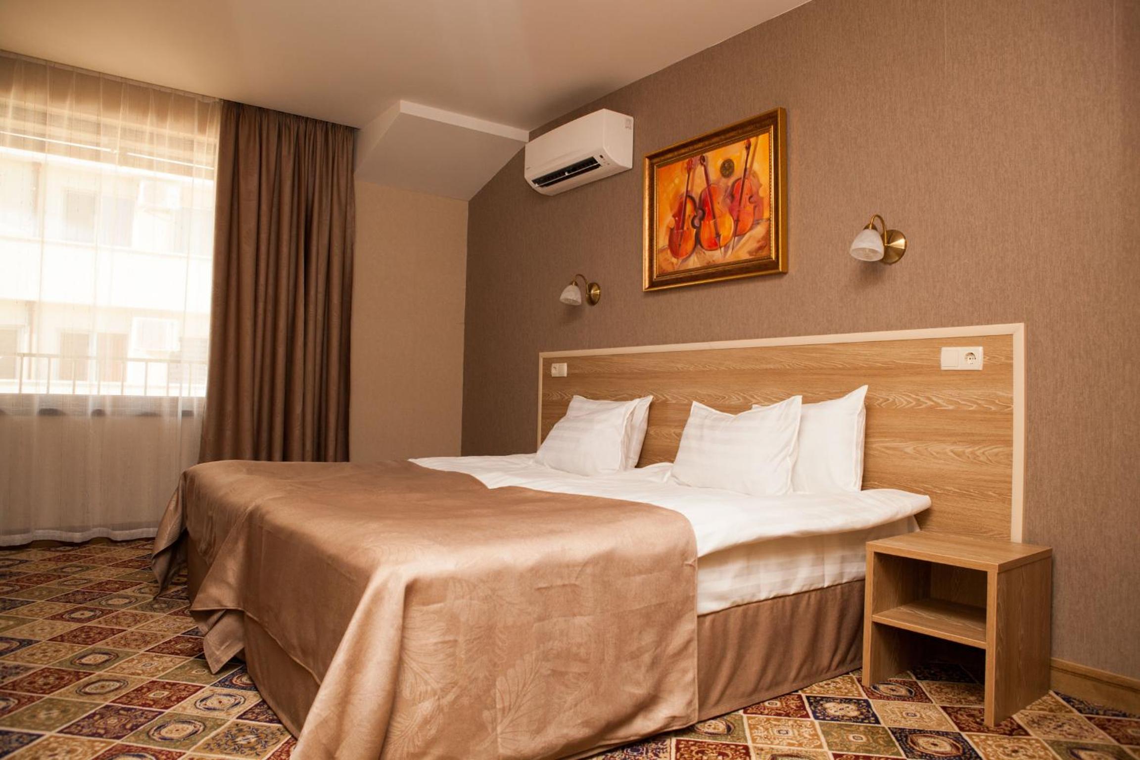 Double Room - Photo 7