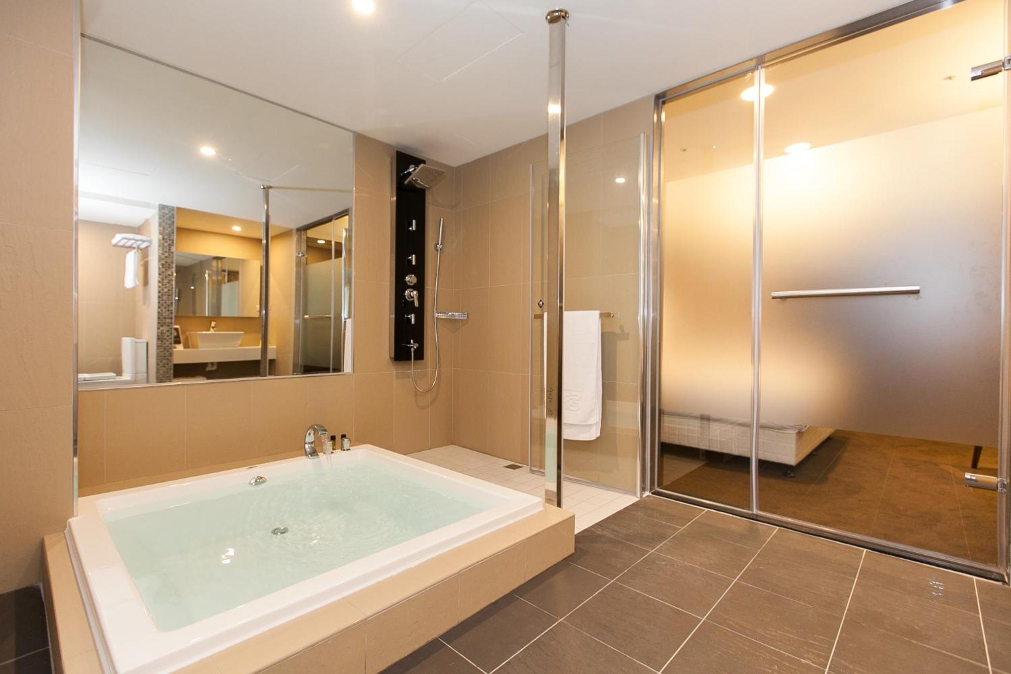 Deluxe Double Room photo 3