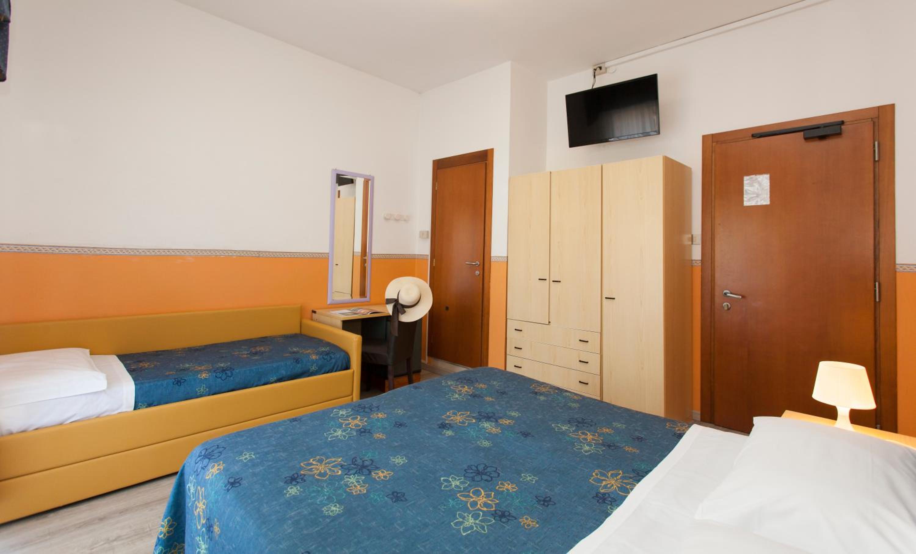 Triple Room photo 3