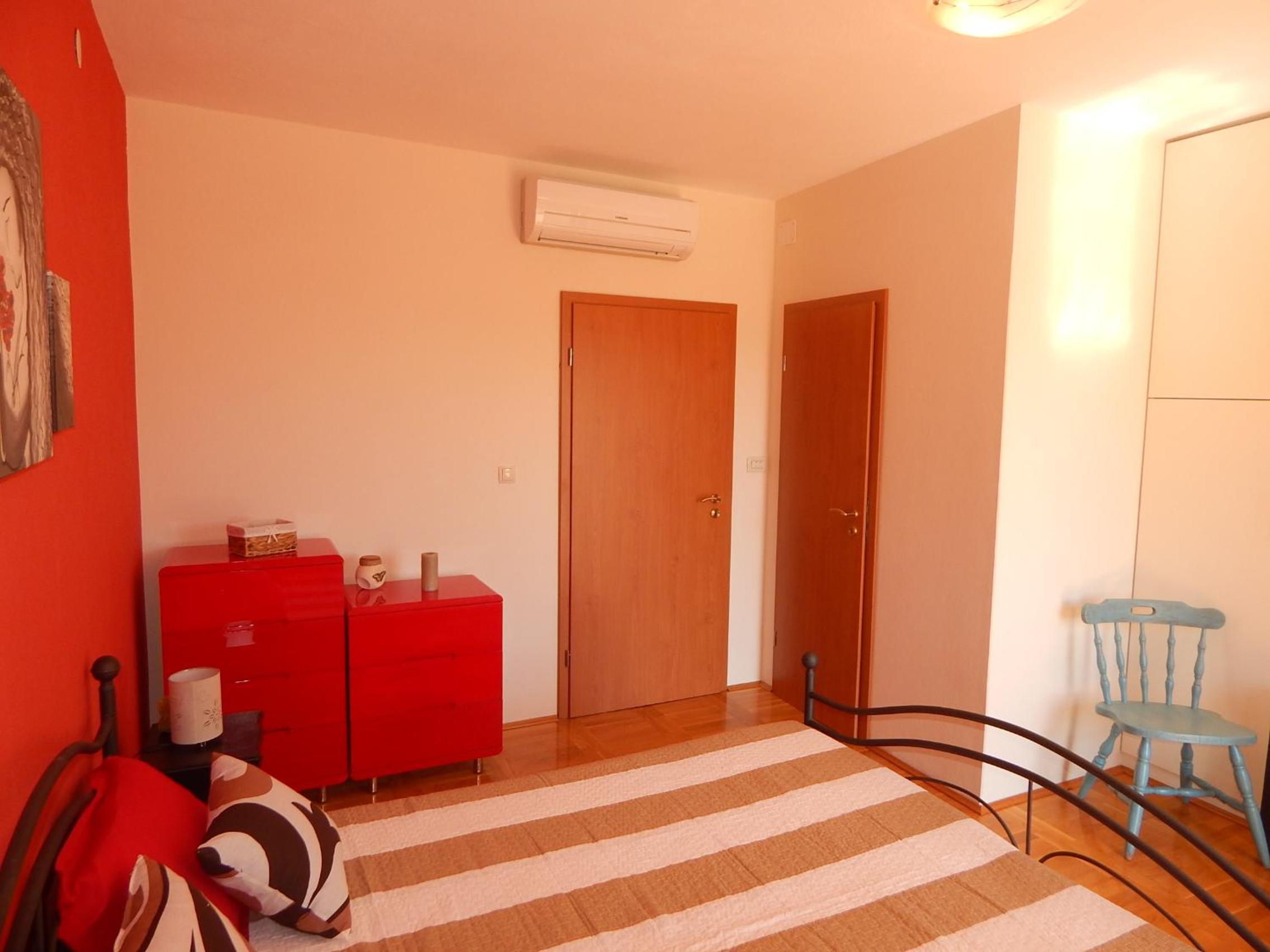 Double Room - Photo 15