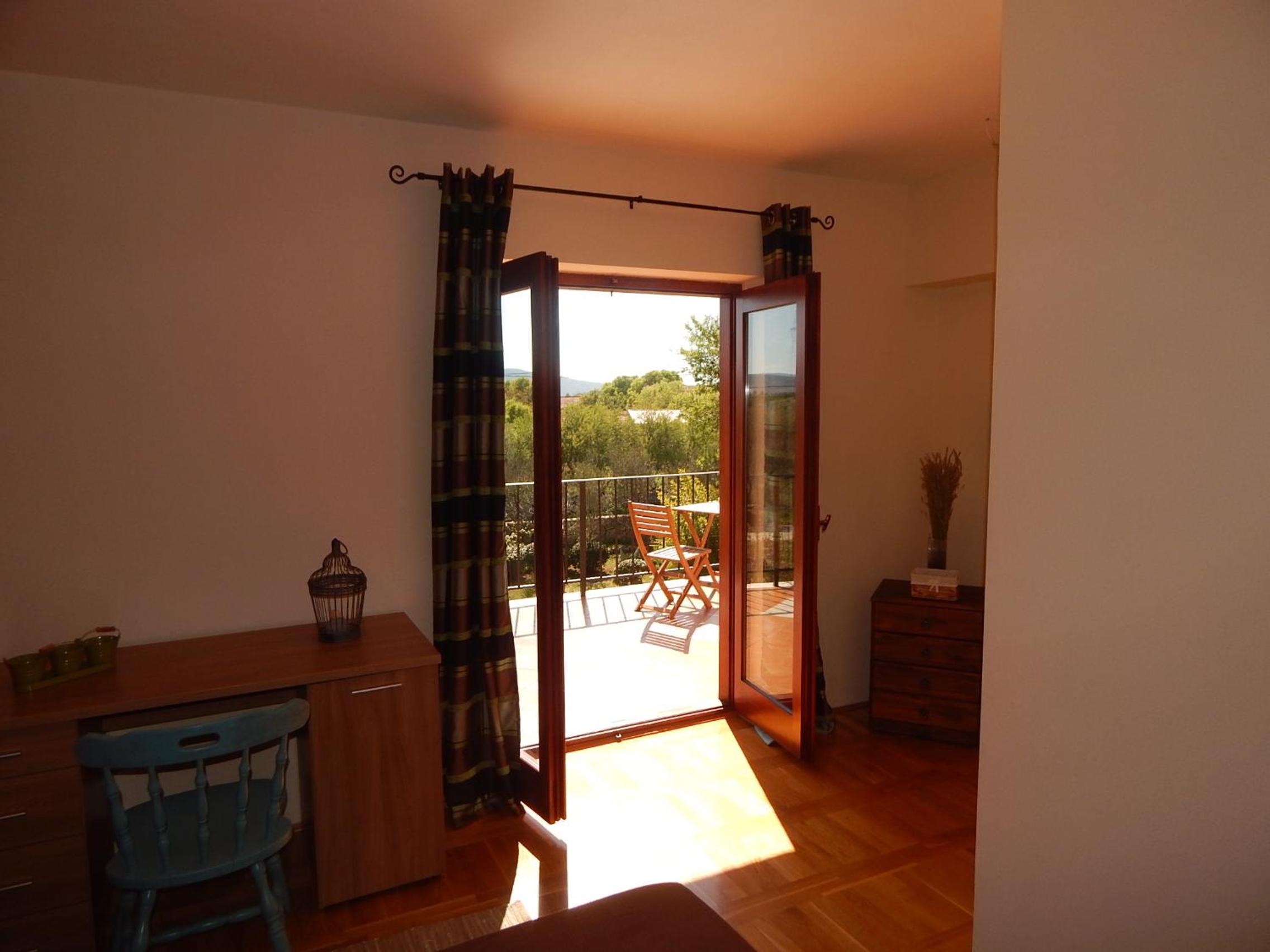 Double Room - Photo 7