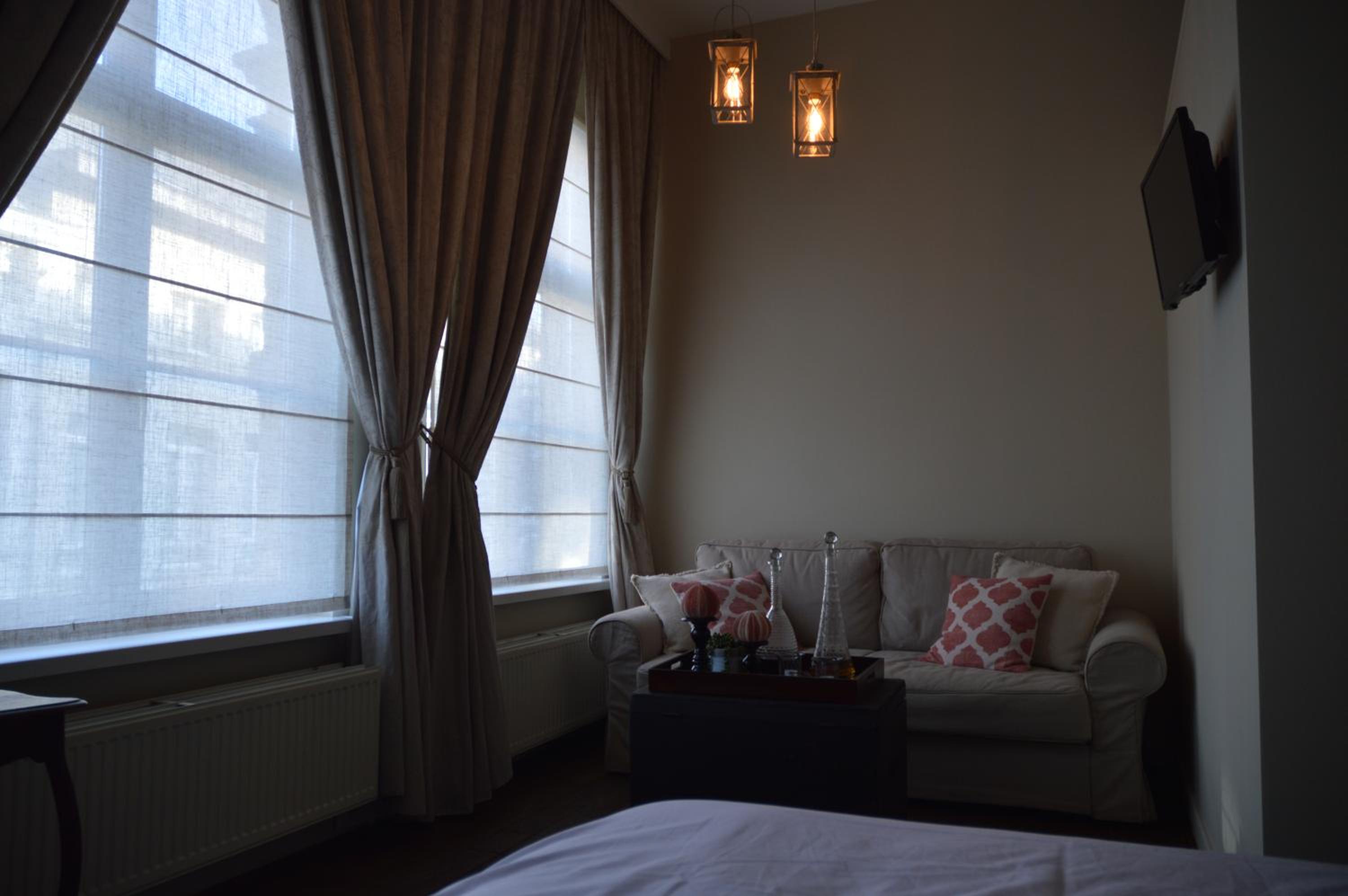 Deluxe Double Room with Bath photo 3