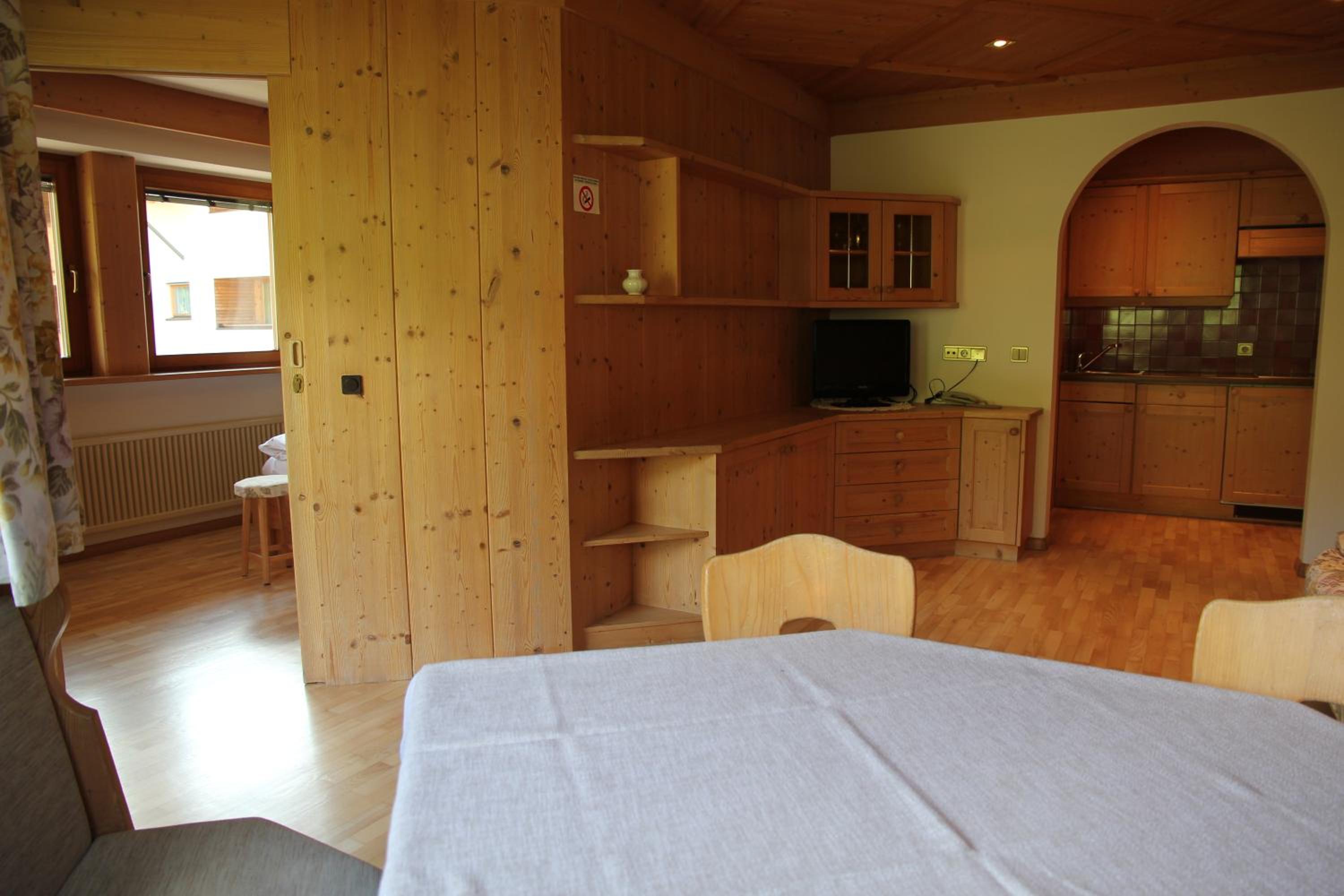 One-Bedroom Apartment - Annex