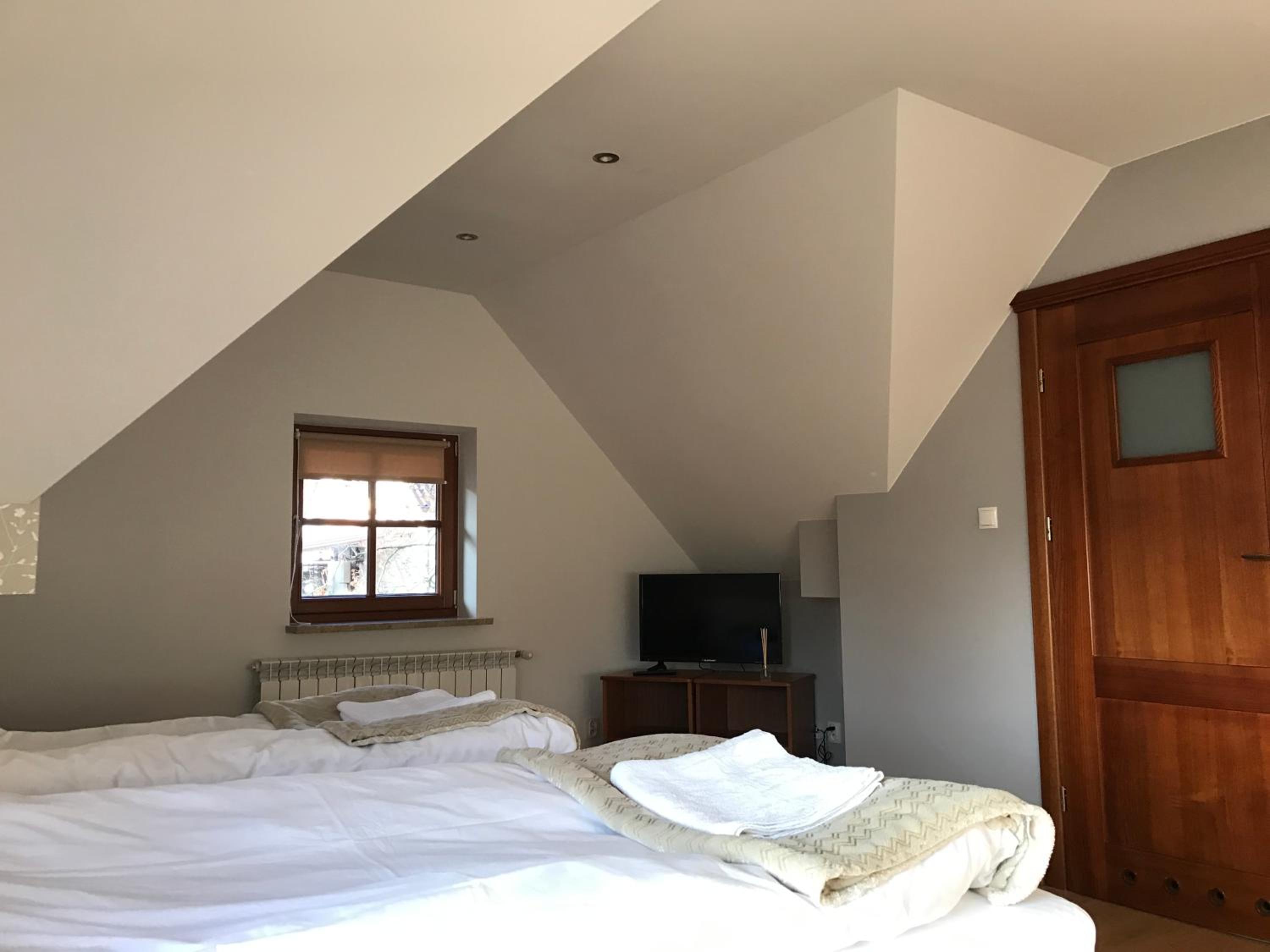 Double Room with Balcony - Photo 6