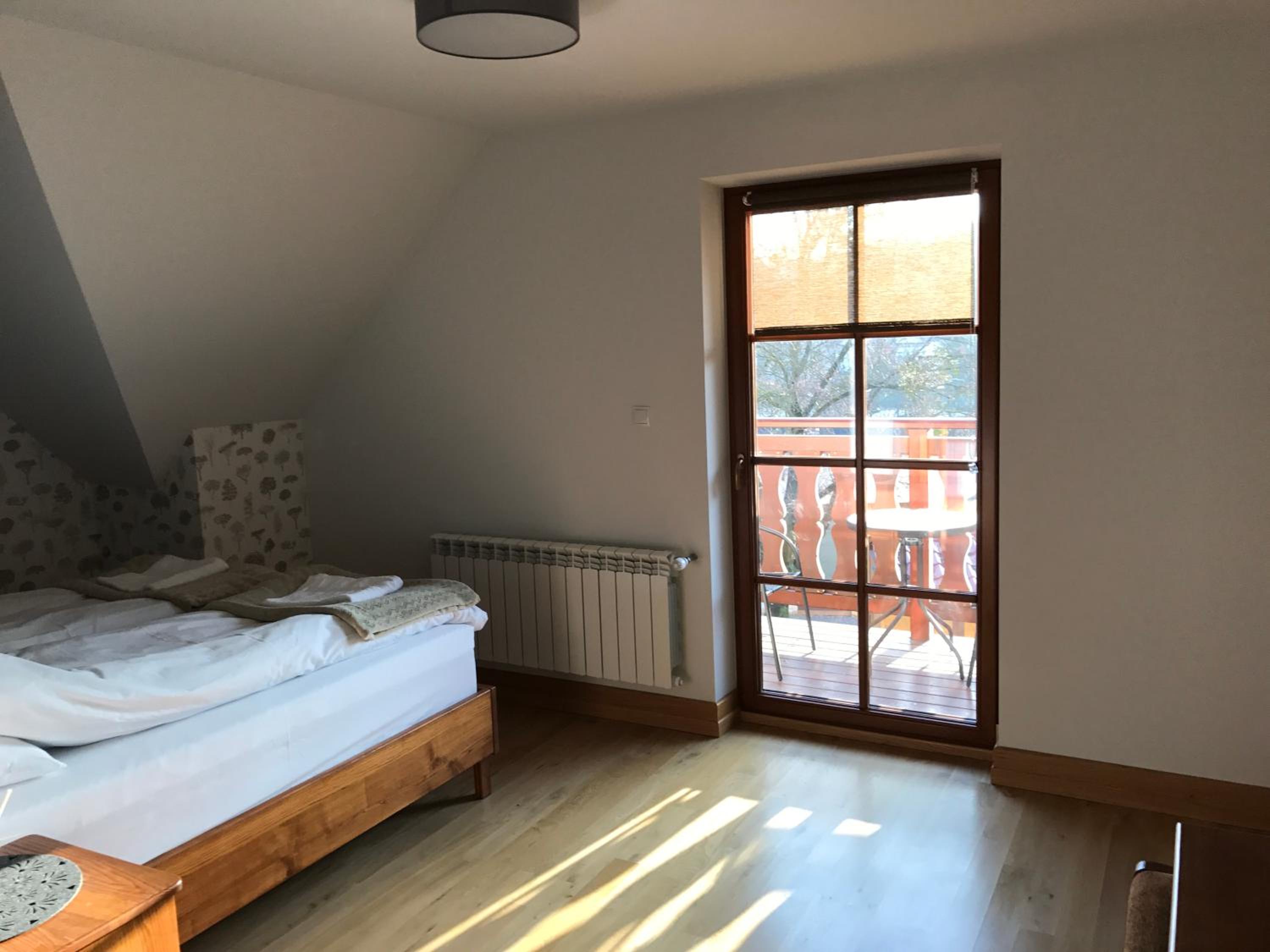 Double Room with Balcony - Photo 4