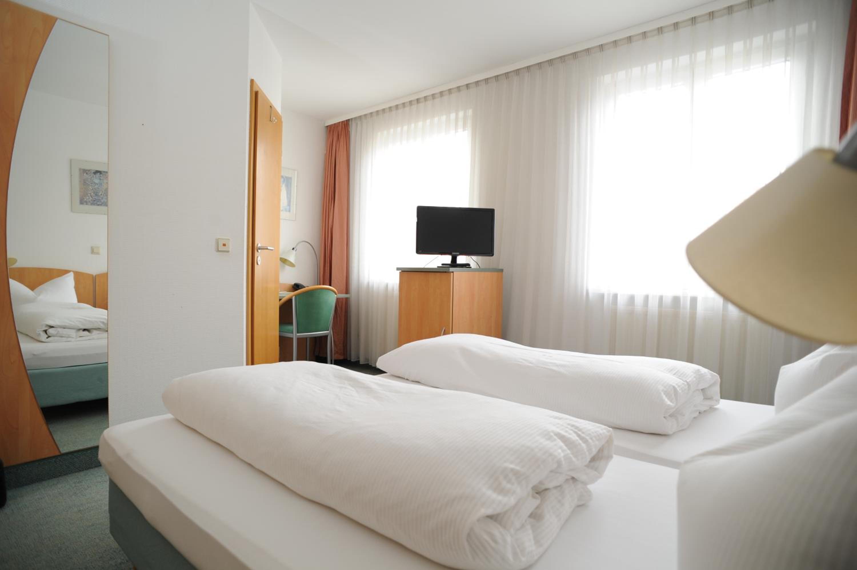 Double Room - Photo 5