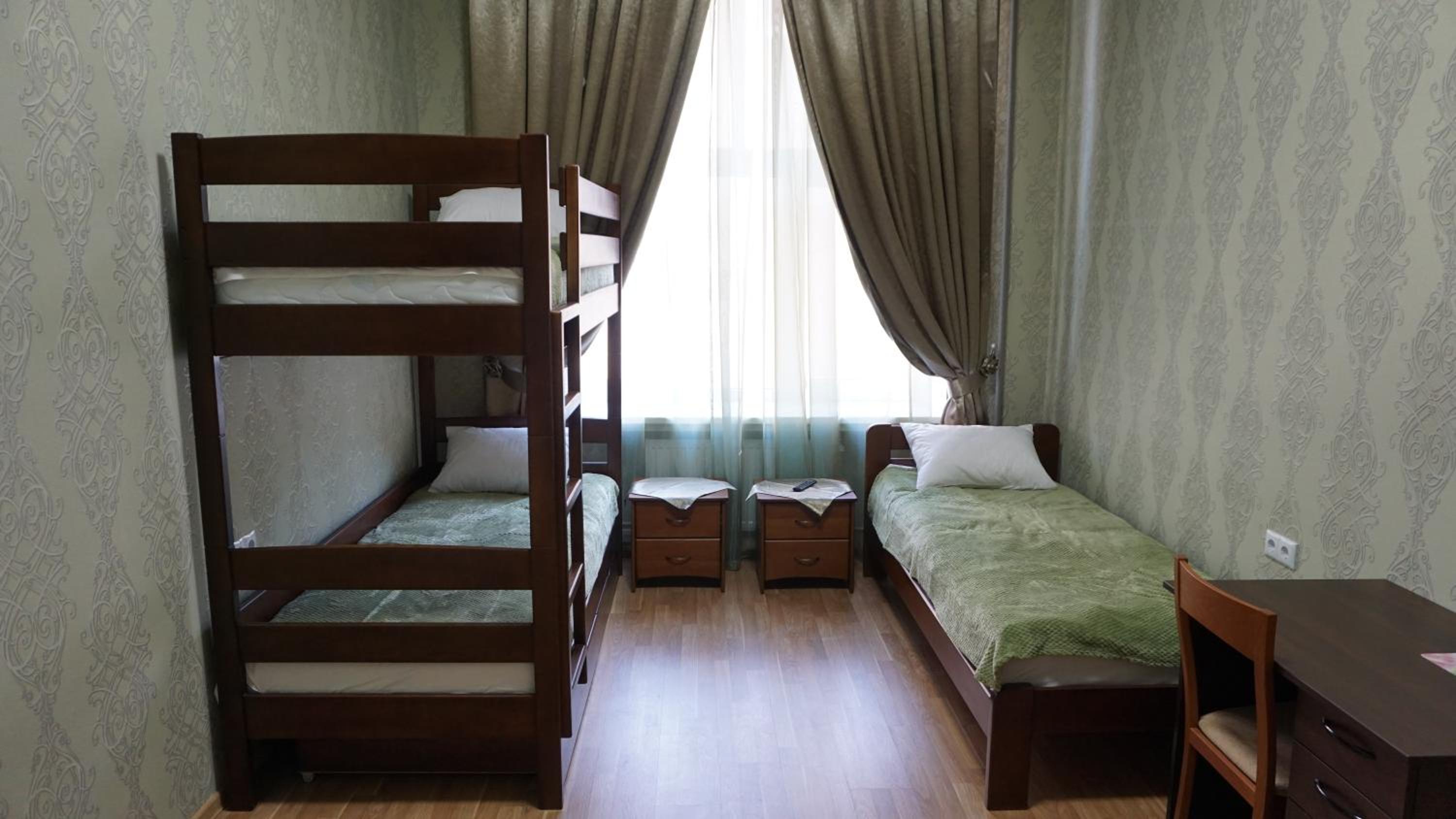Economy Triple Room with Shared Bathroom photo 1