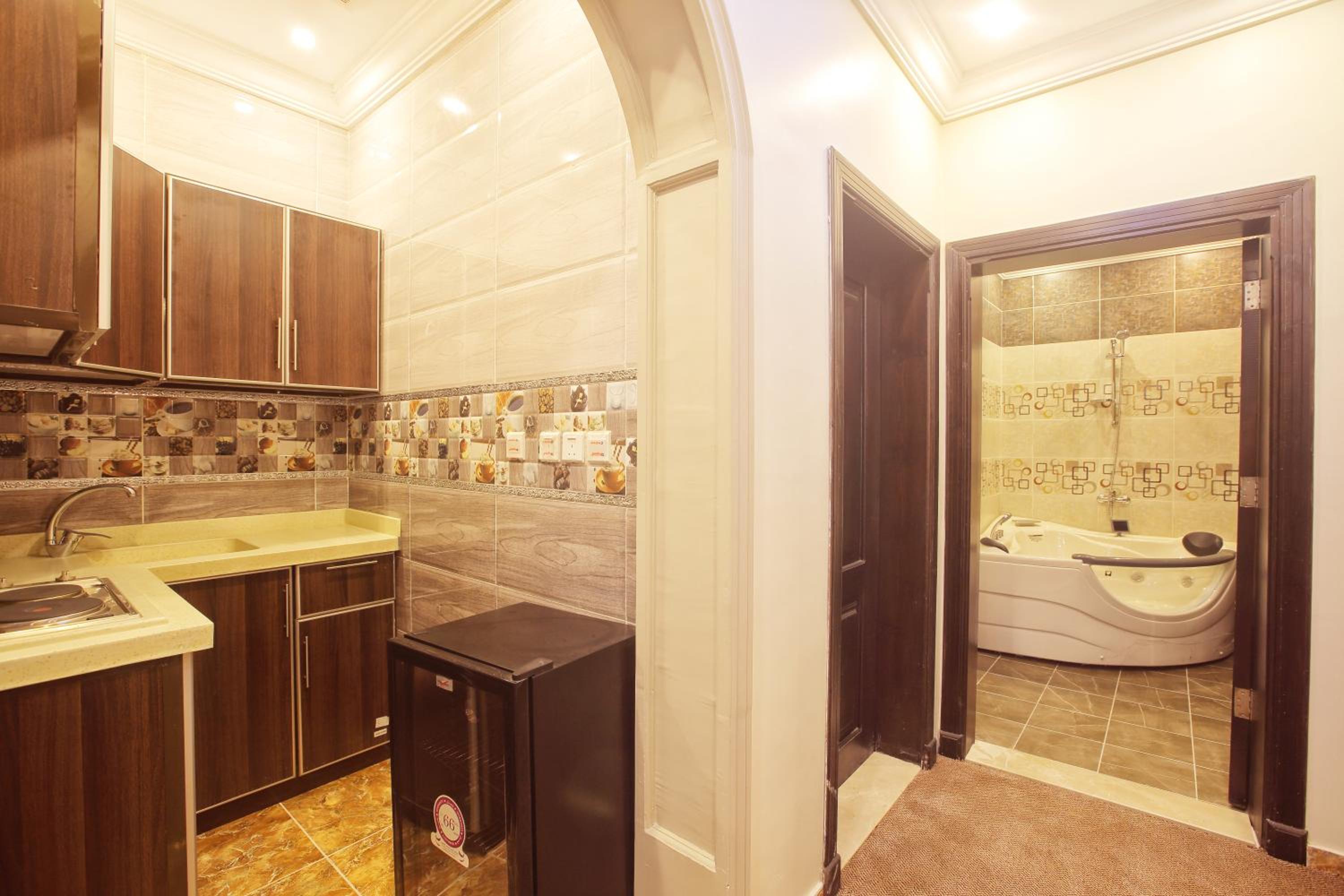 Deluxe Suite with Spa Bath