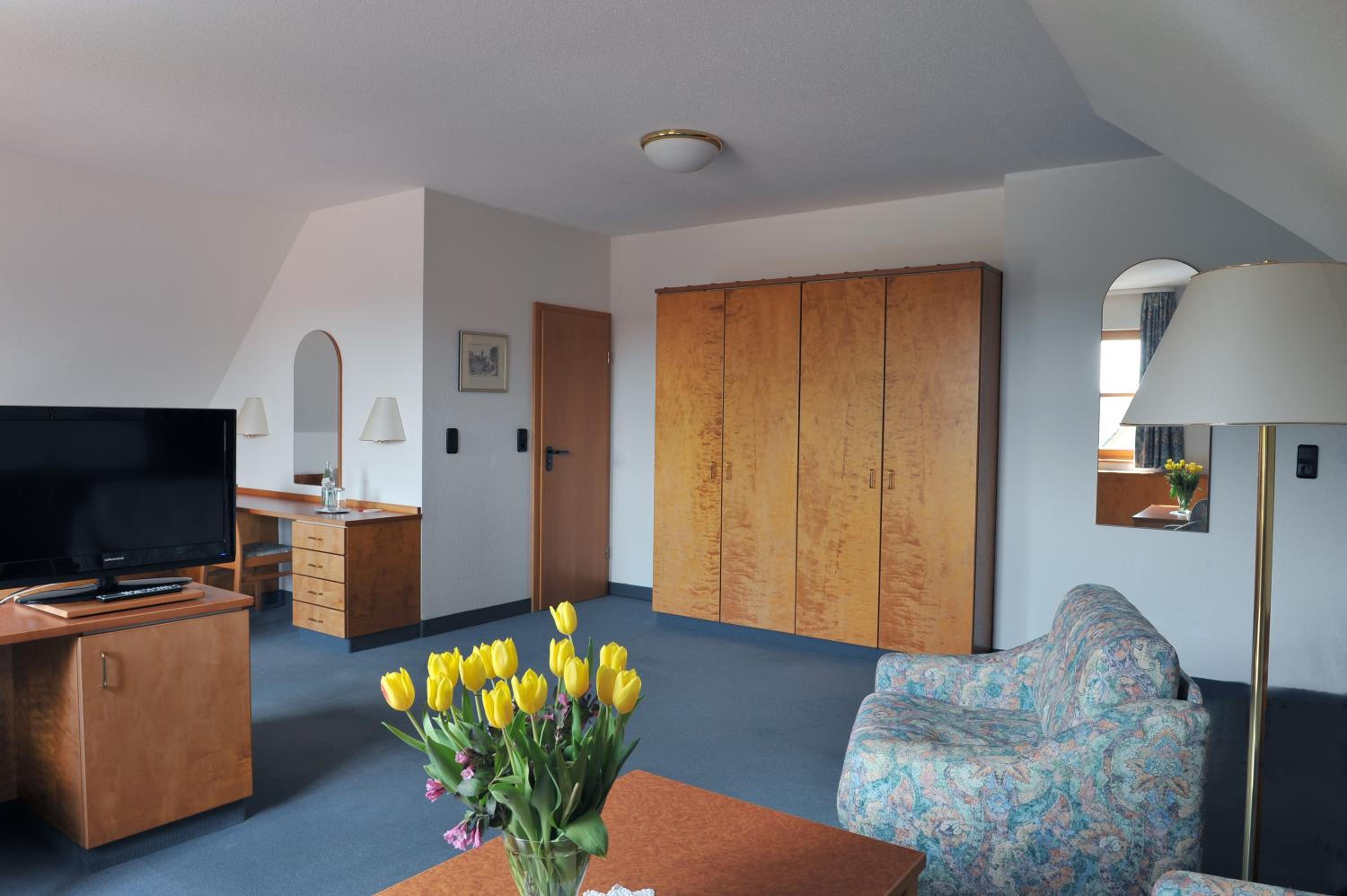 Apartment - Photo 2