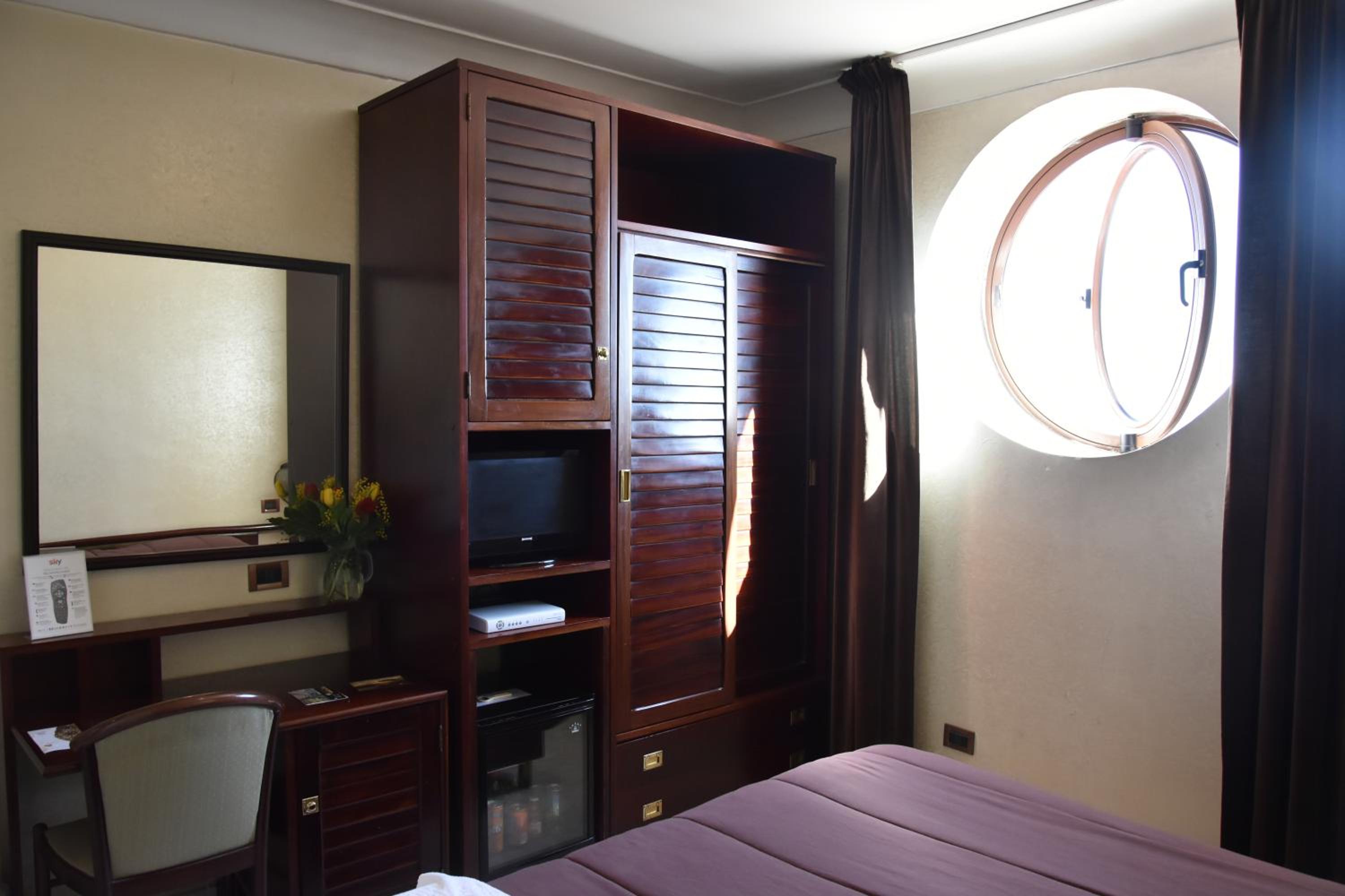 Standard Double Room - Photo 1