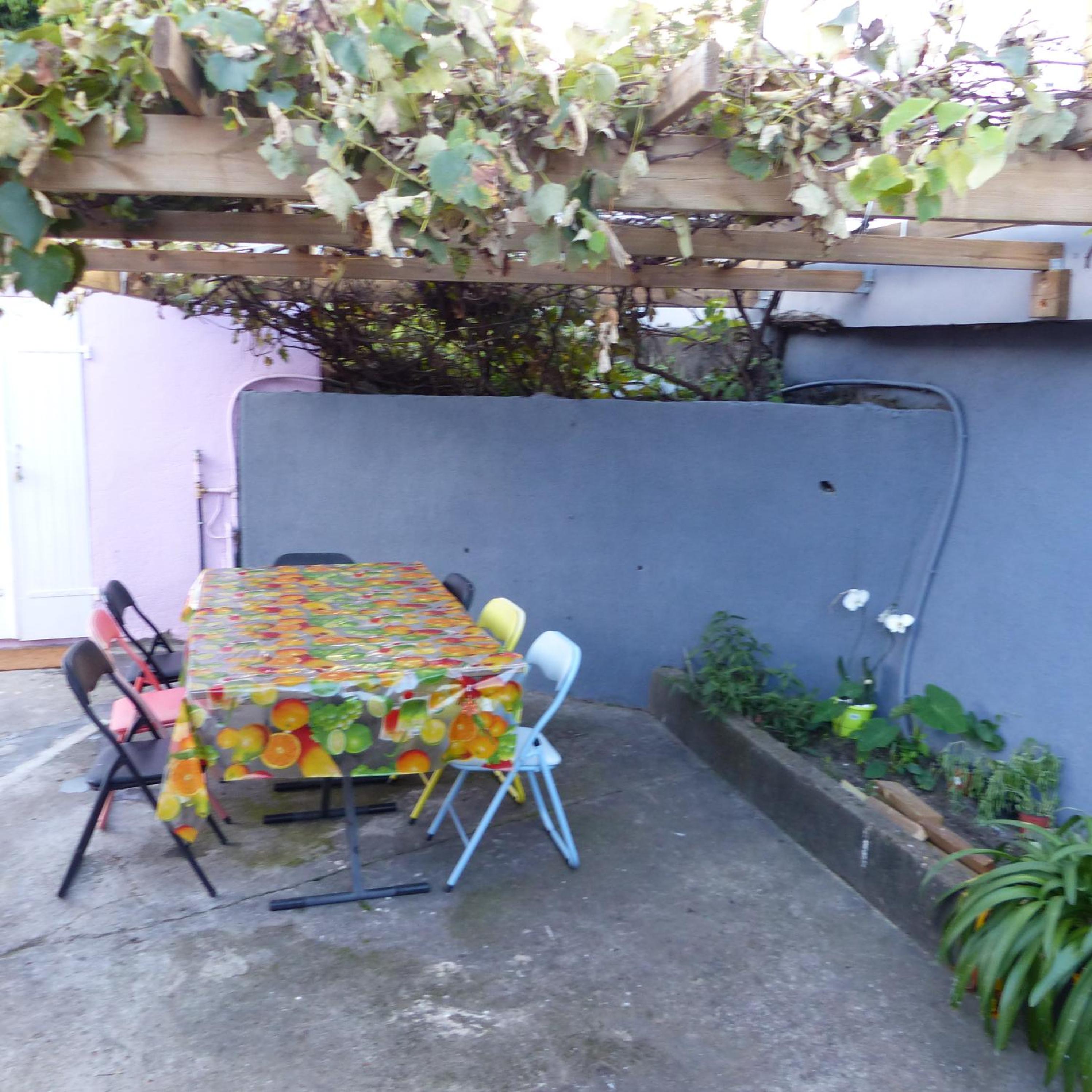 Studio Apartment photo 2