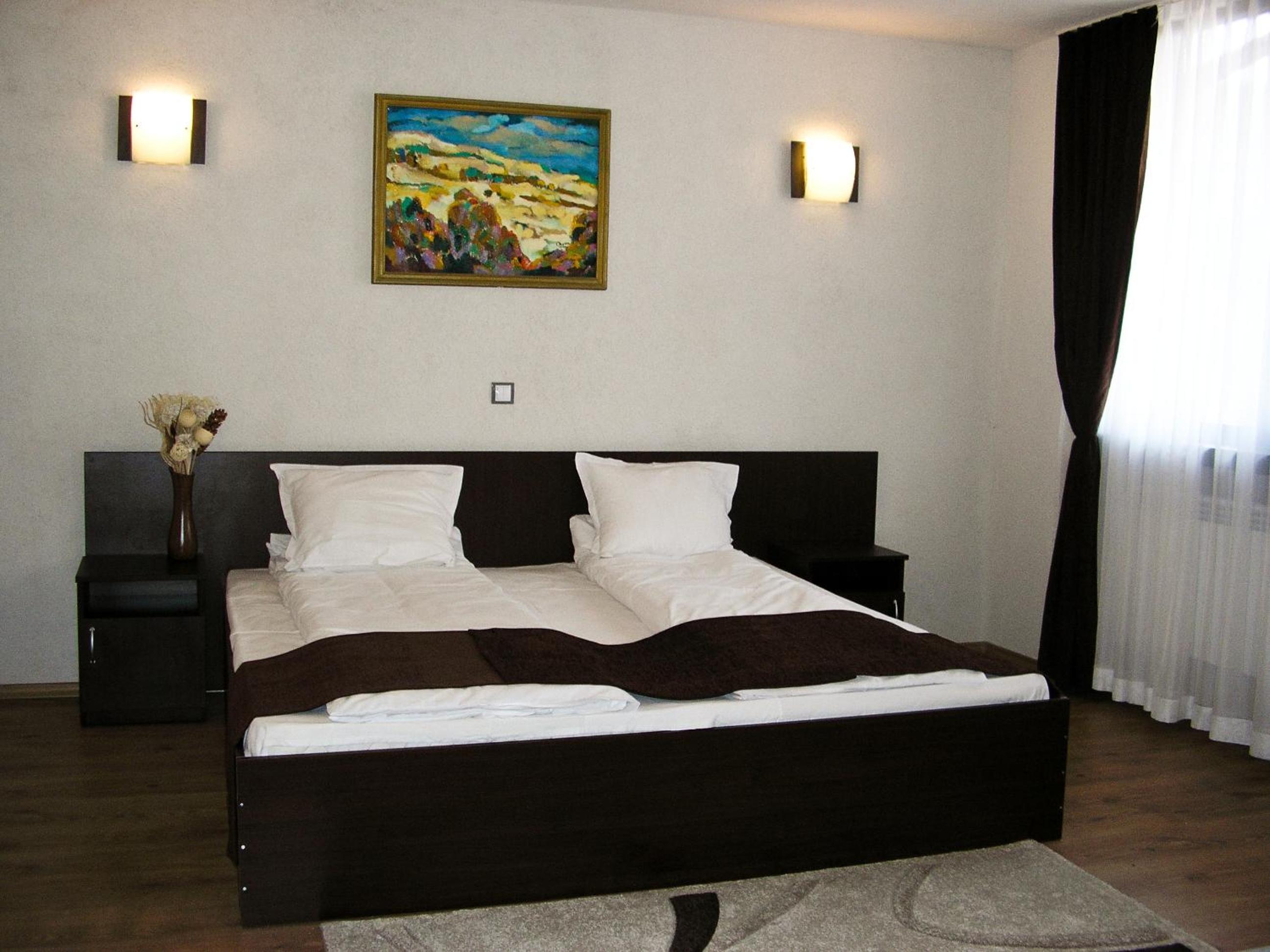 Double or Twin Room - Photo 3